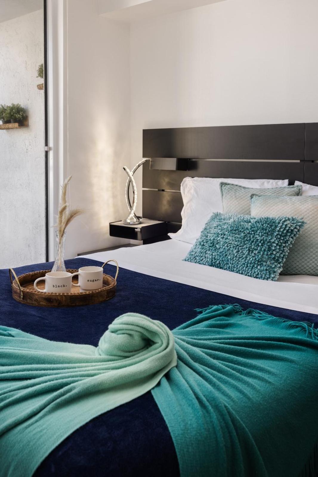 In Brickell With Pool, Gym, Free Parking And Game Apartment *