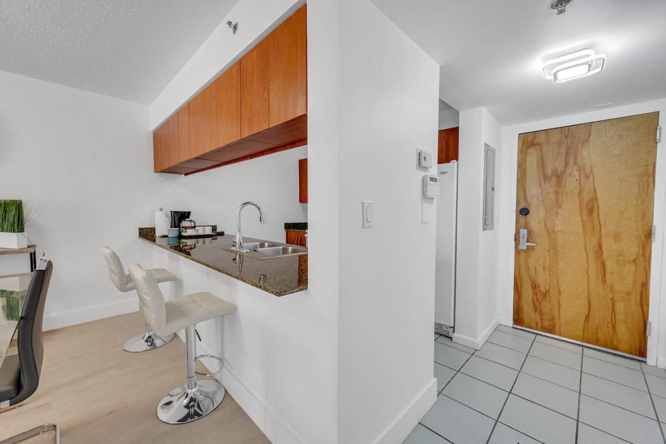 Modern Highrise 1br Brickell/freeparking Apartment *