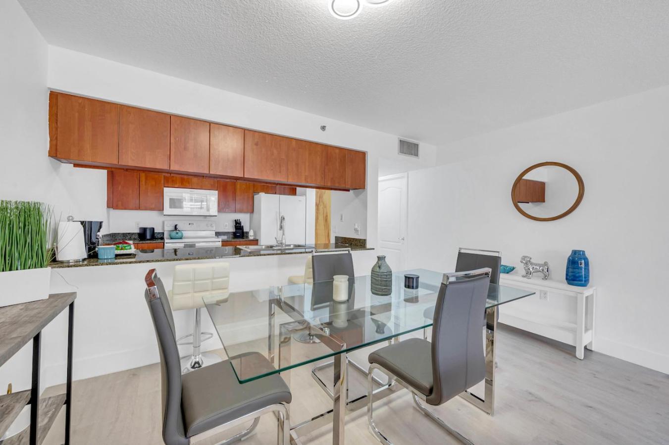 Modern Highrise 1br Brickell/freeparking Apartment *