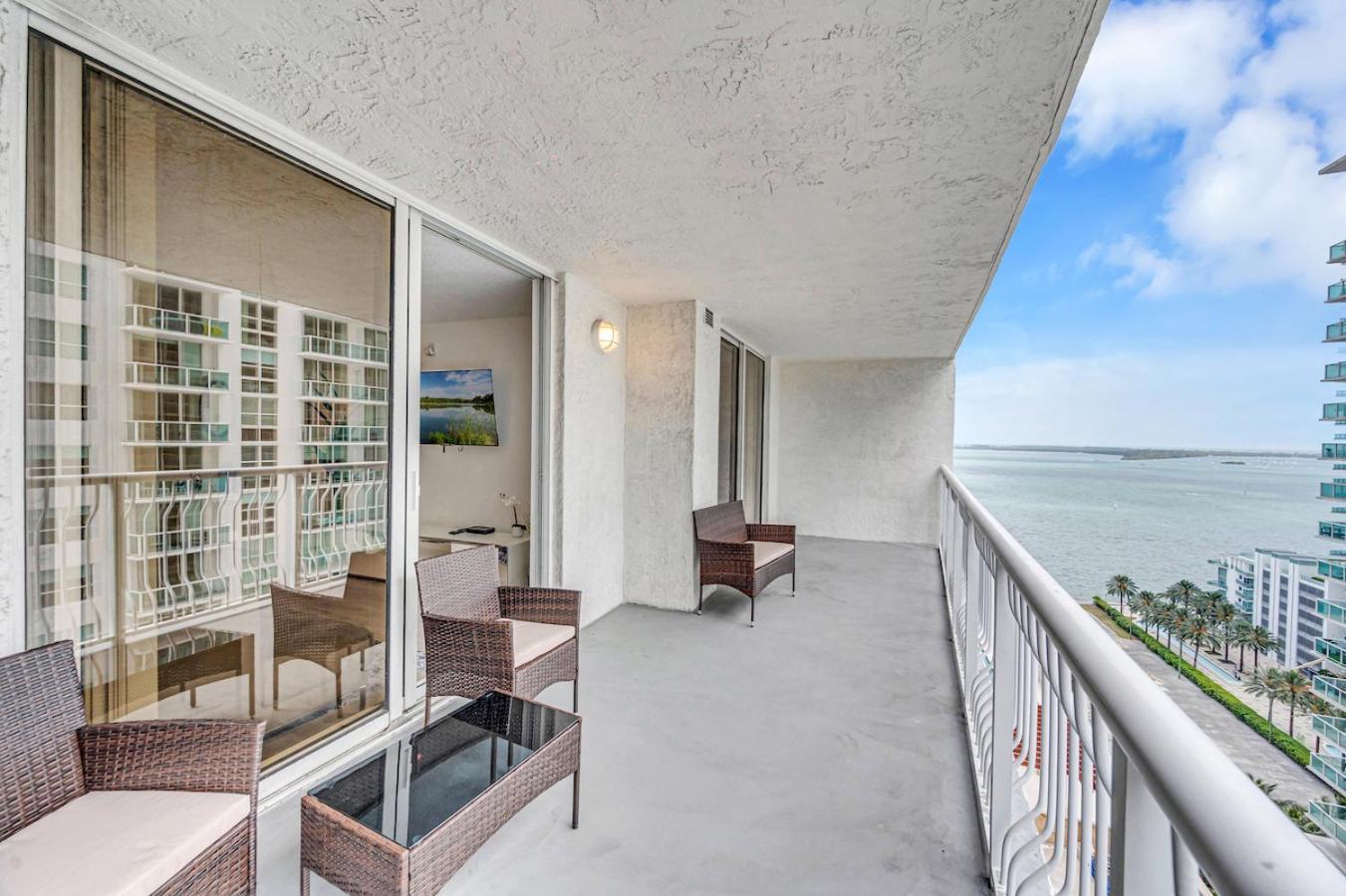 Modern Highrise 1br Brickell/freeparking Apartment
