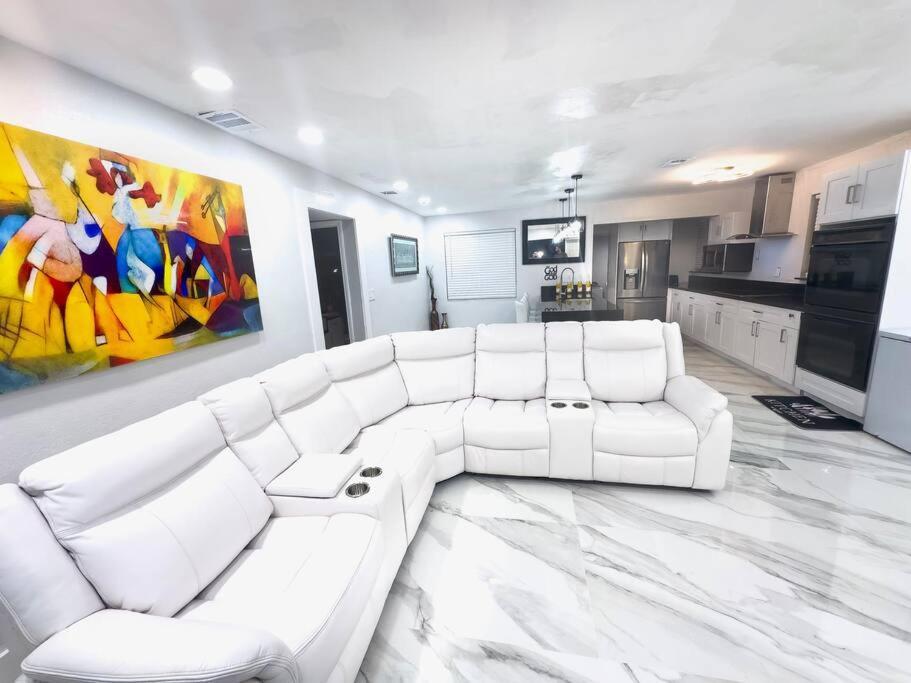Villa Luxury Pool Hard Rock Stadium 5 Mins Away Miami