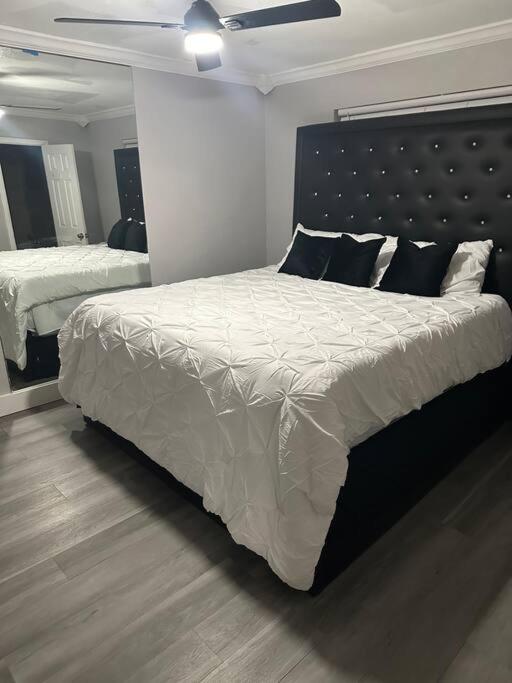 Villa Luxury Pool Hard Rock Stadium 5 Mins Away Miami