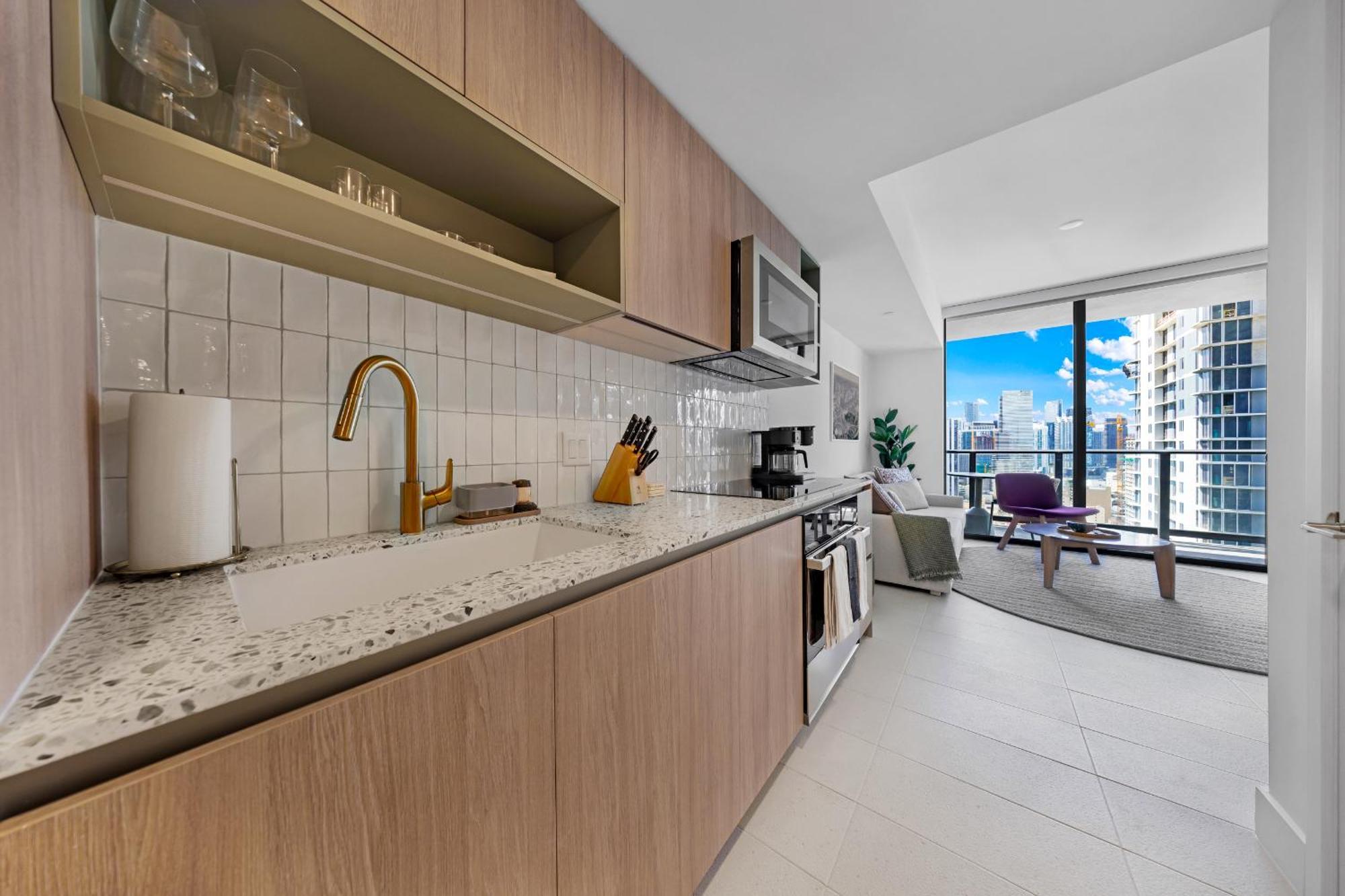 Aurora - Enjoy Magic In Our Gorgeous #2607 Miami