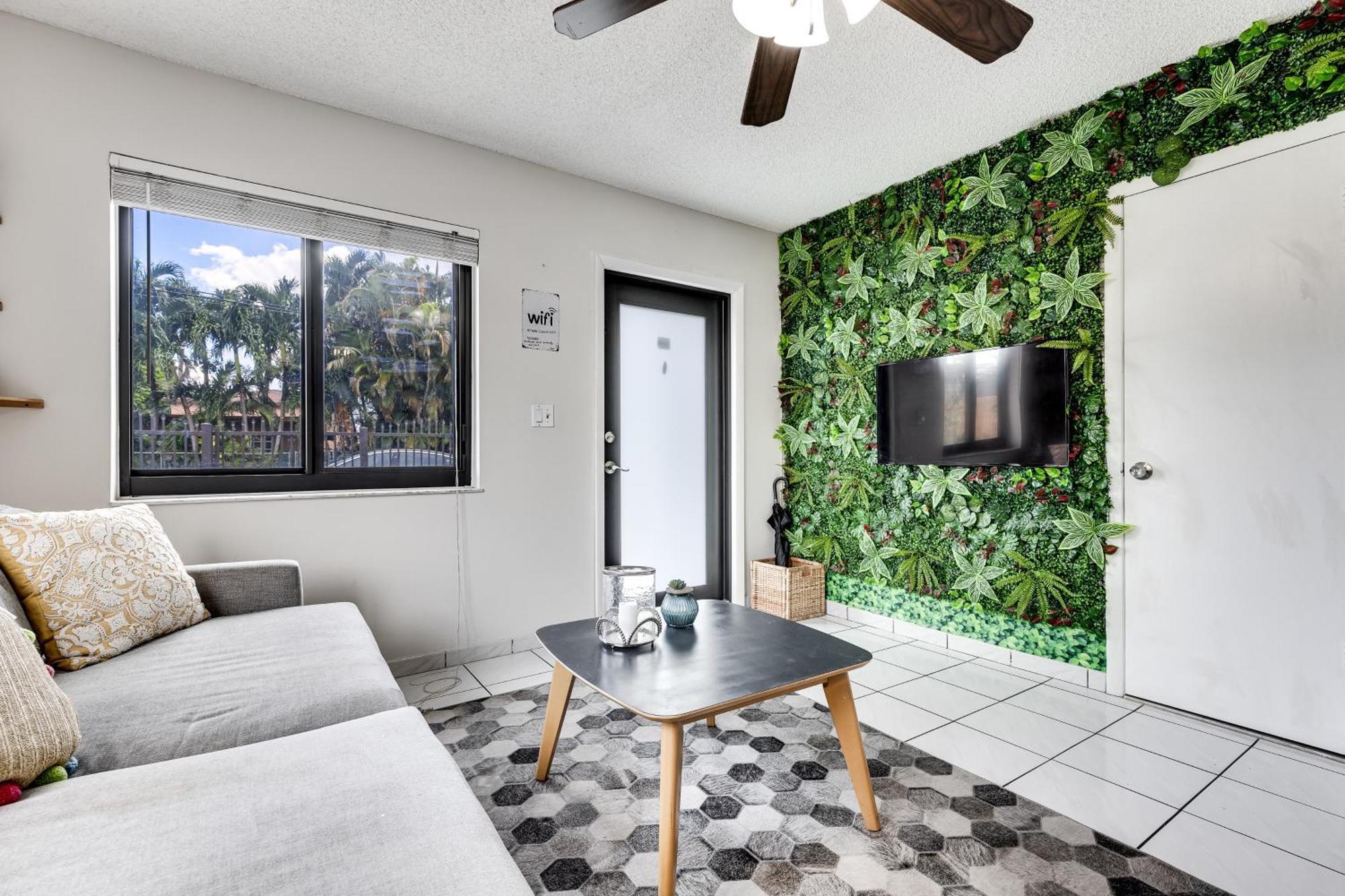Holiday home New 2bedroom 2bath House With Private Backyard & Jacuzzi Miami