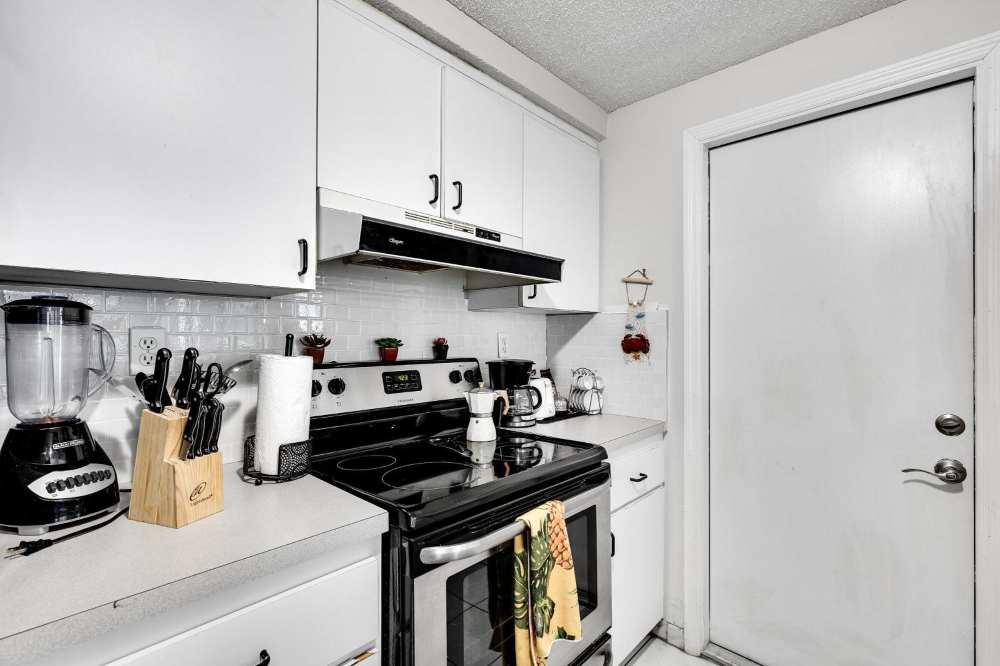 New 2bedroom 2bath House With Private Backyard & Jacuzzi *
