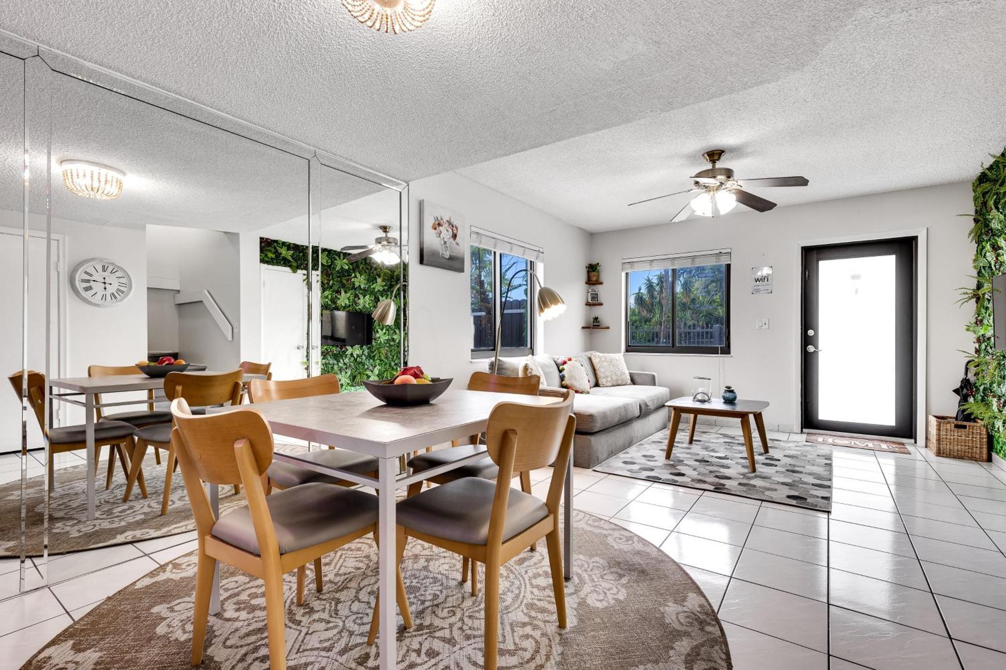 Holiday home New 2bedroom 2bath House With Private Backyard & Jacuzzi Miami