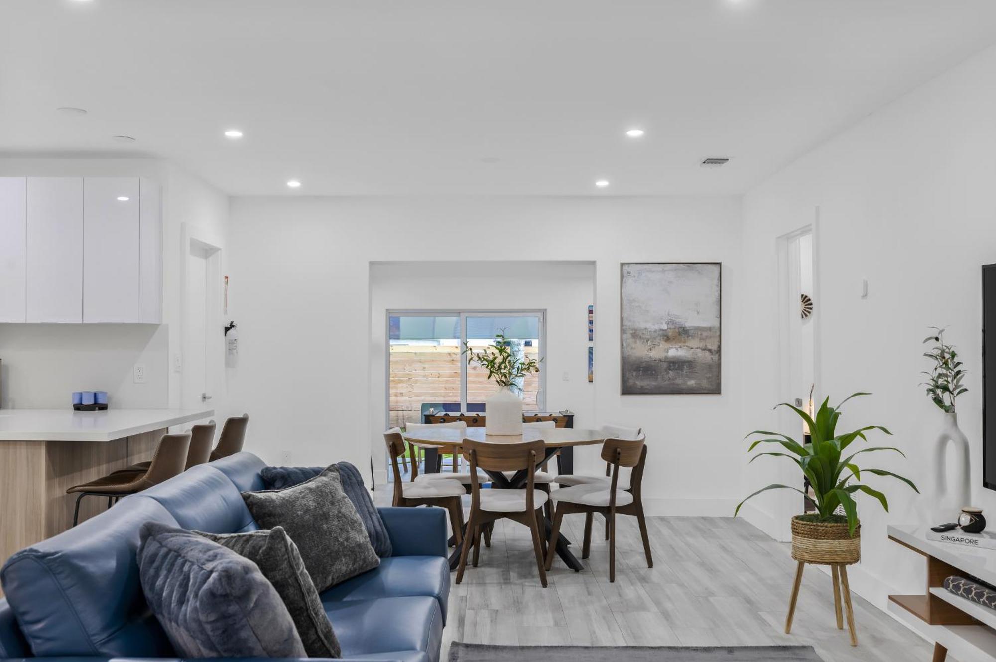 Modern In Design District ! *