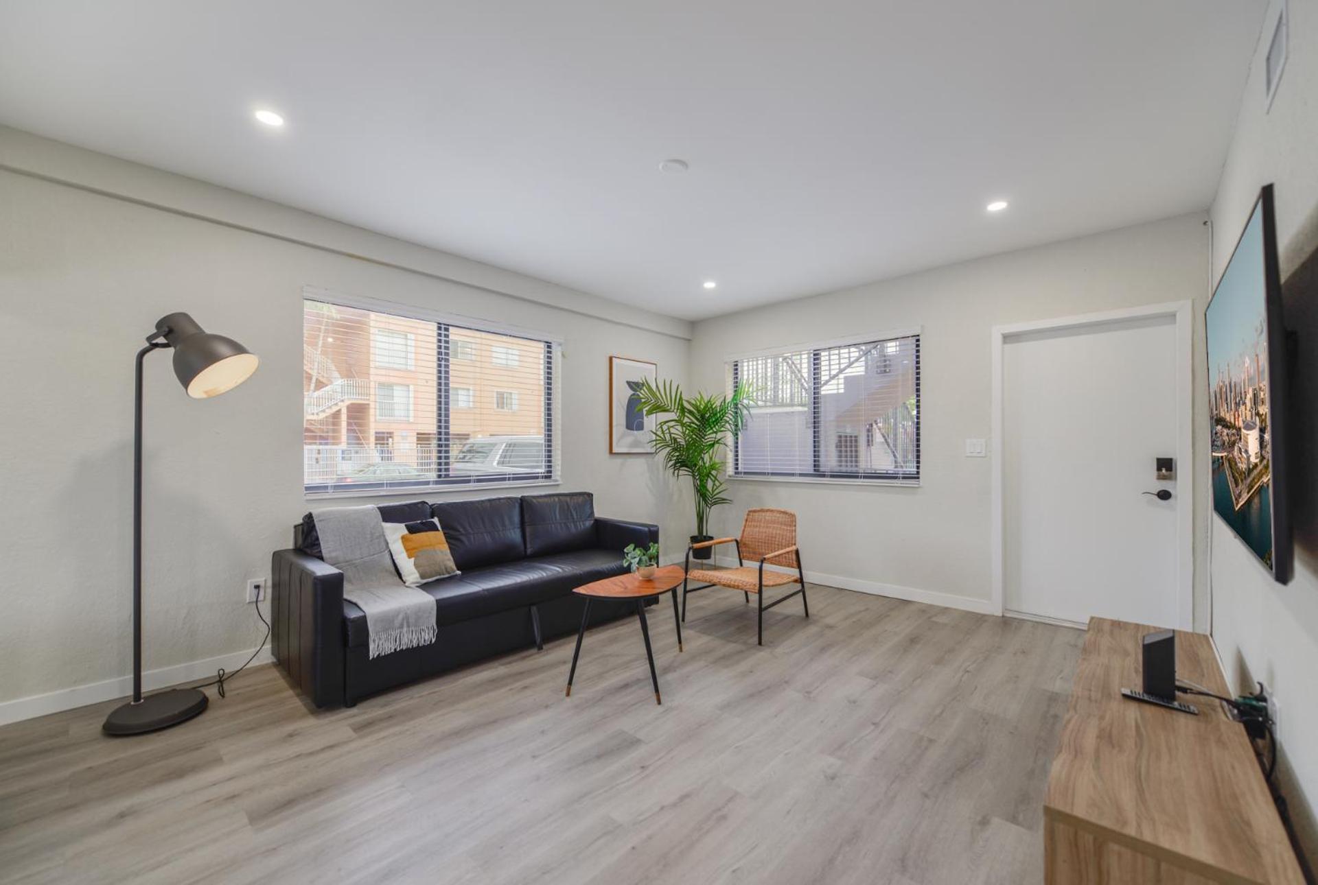 Prime Location On Calle Ocho In Little Havana * Miami