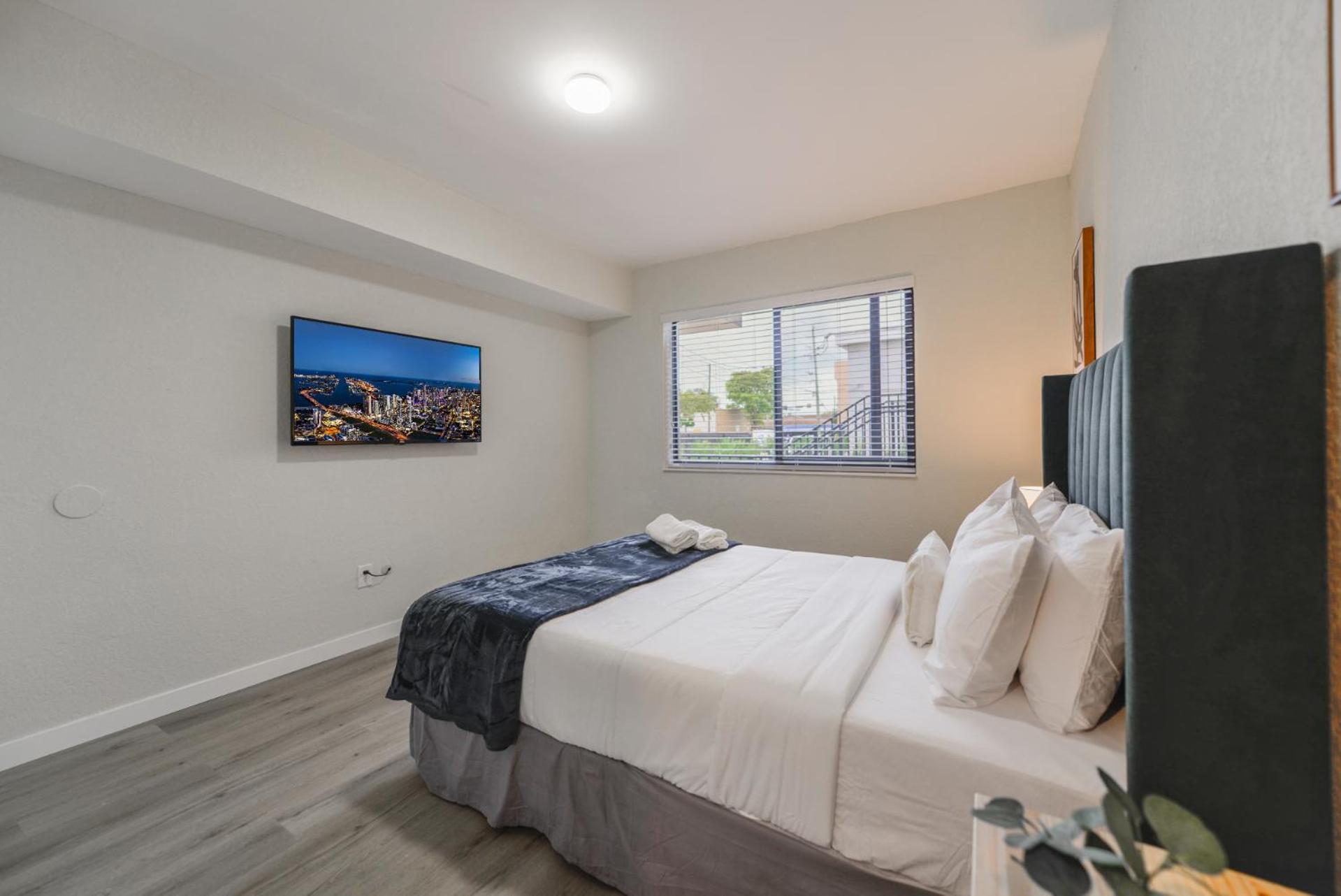 Apartment Prime Location On Calle Ocho In Little Havana