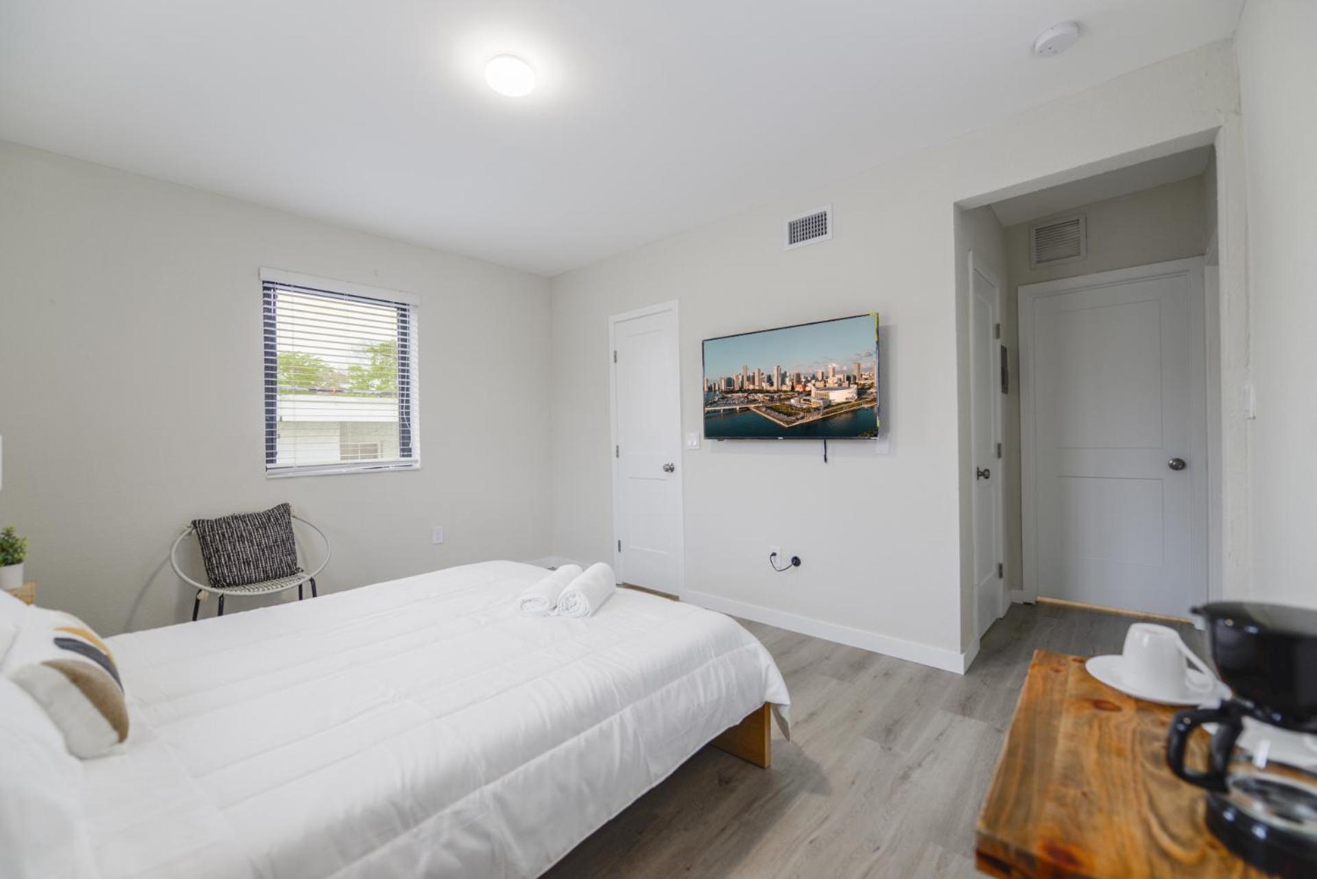 Comfortable Studio Near Calle Ocho In