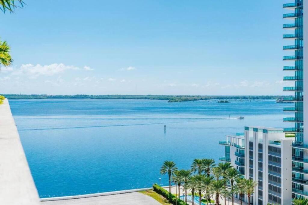 36th-floor Ocean View Brickell Apartment Miami