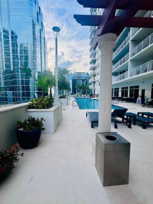 36th-floor Ocean View Brickell Apartment *