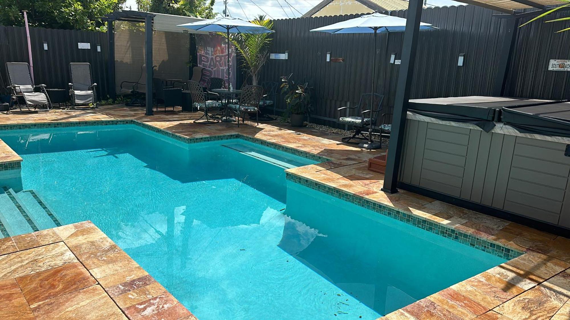 Luxury Pool Hard Rock Stadium 5 Mins Away Miami
