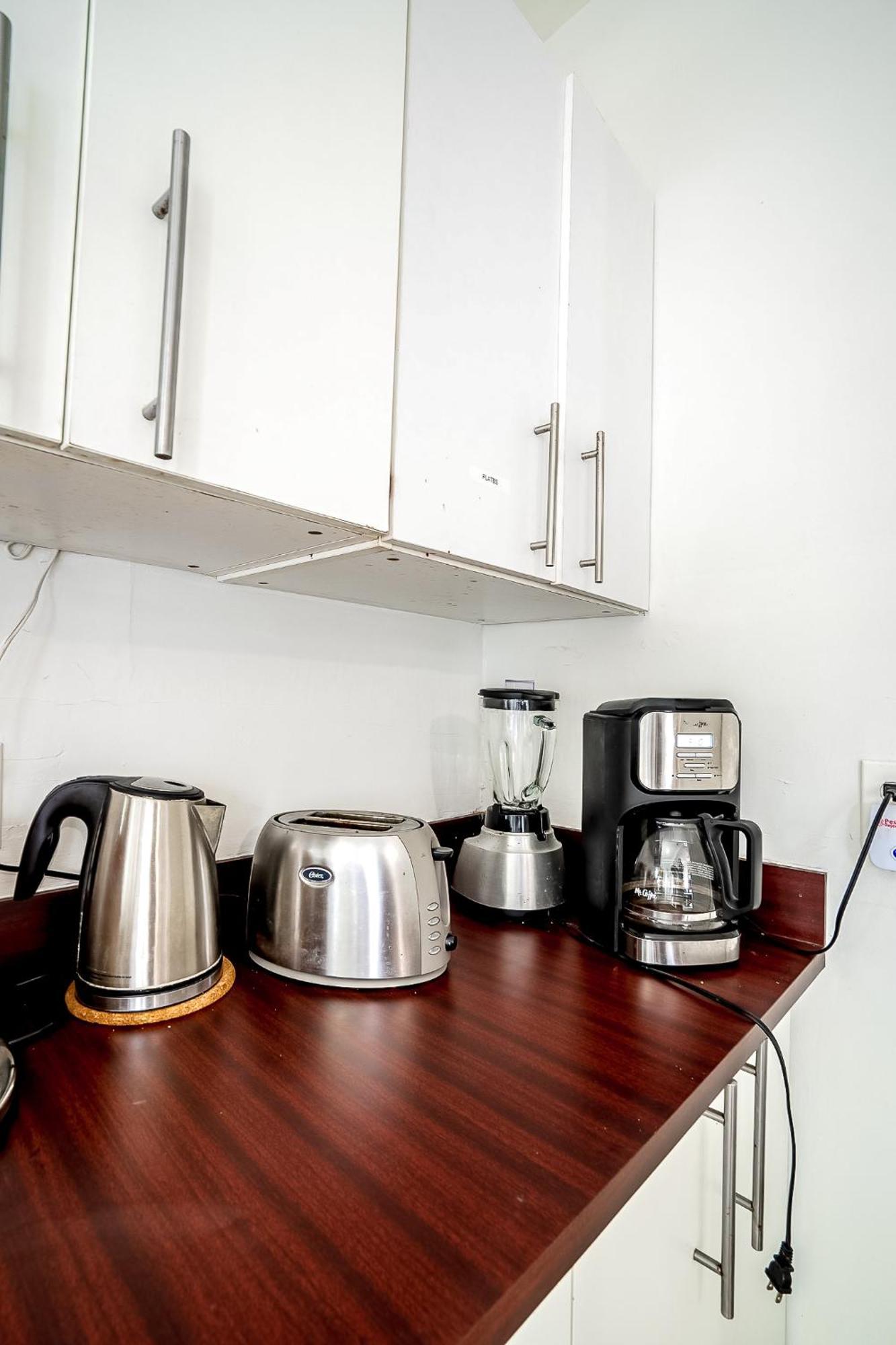 Private #3 Parking Tv Cable Tv, Wifi Centrally Located Homestay