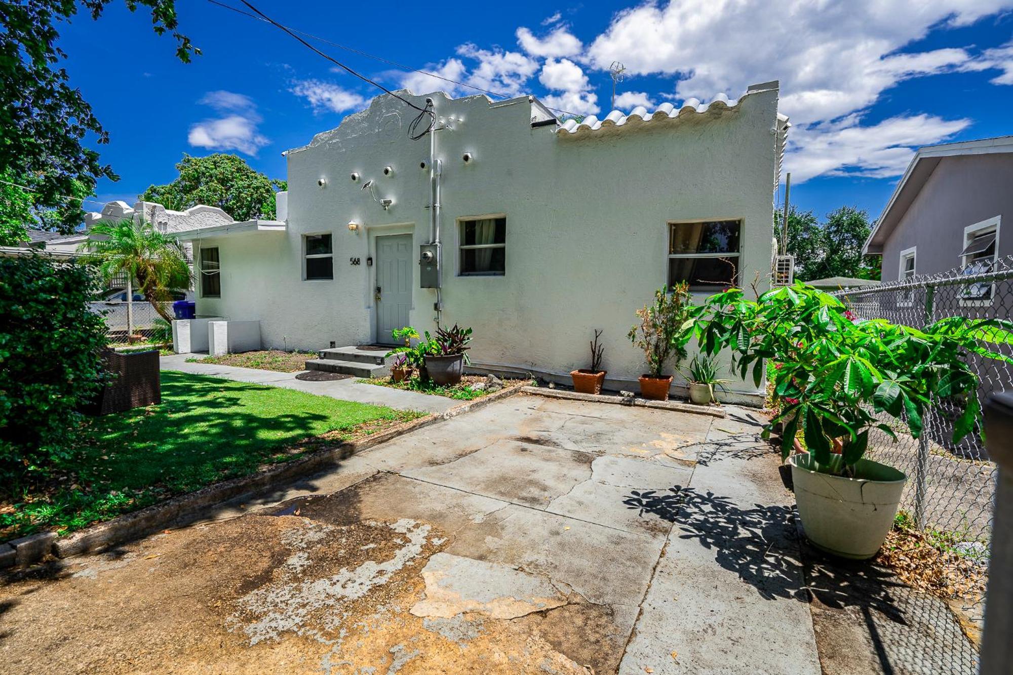 Private #3 Parking Tv Cable Tv, Wifi Centrally Located