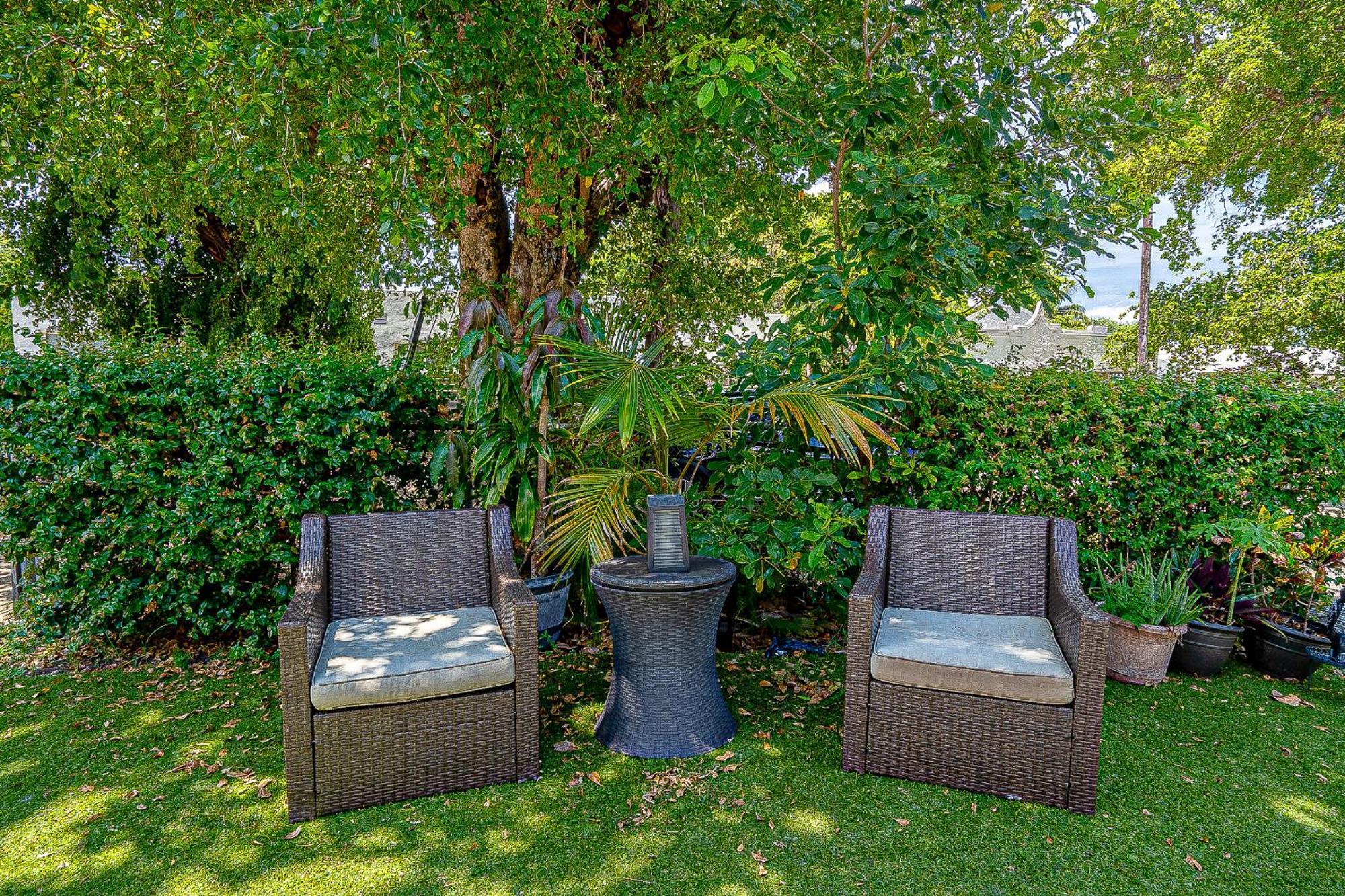 Private #3 Parking Tv Cable Tv, Wifi Centrally Located Homestay Miami