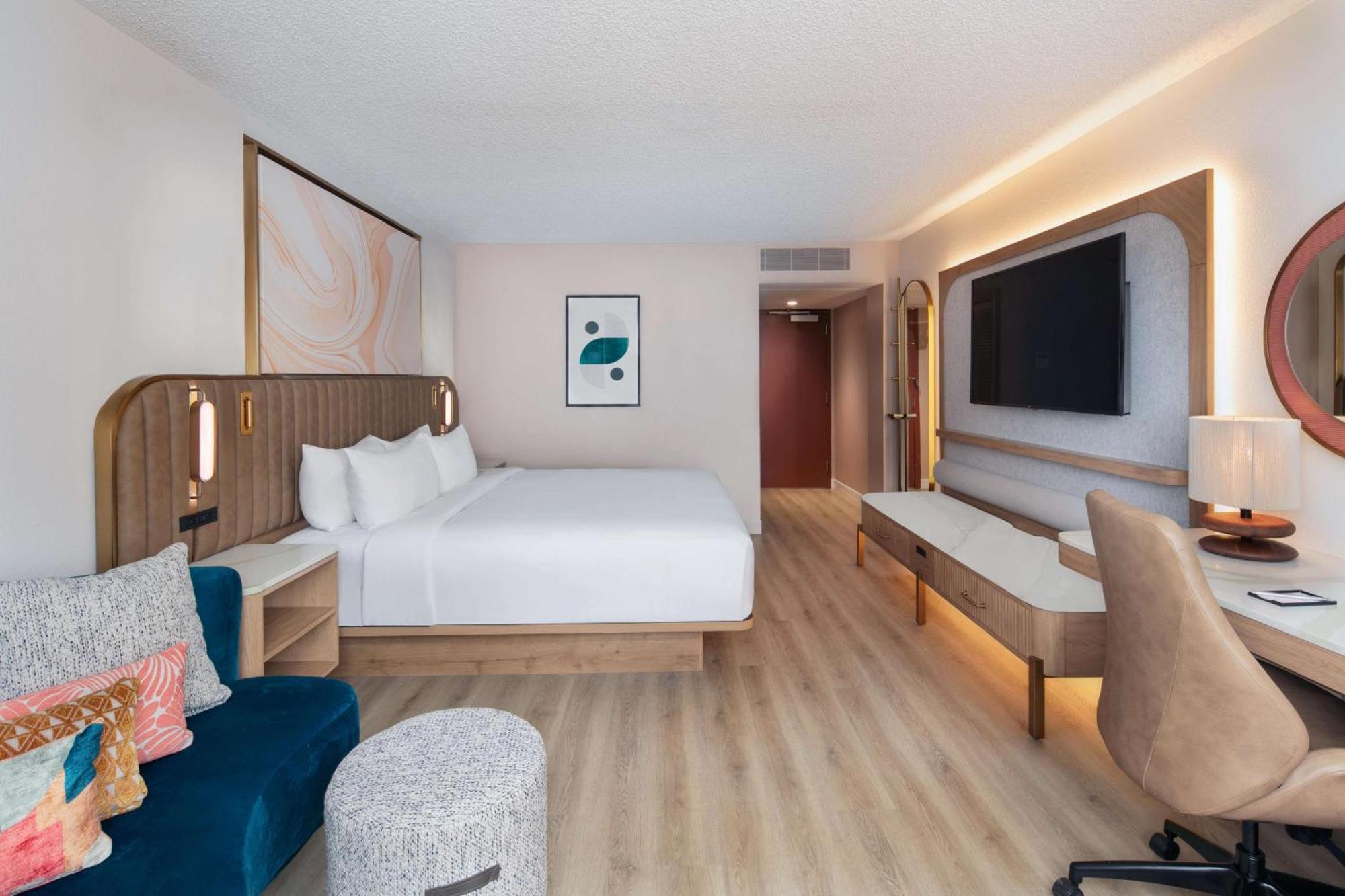Sonesta Airport Hotel 4*