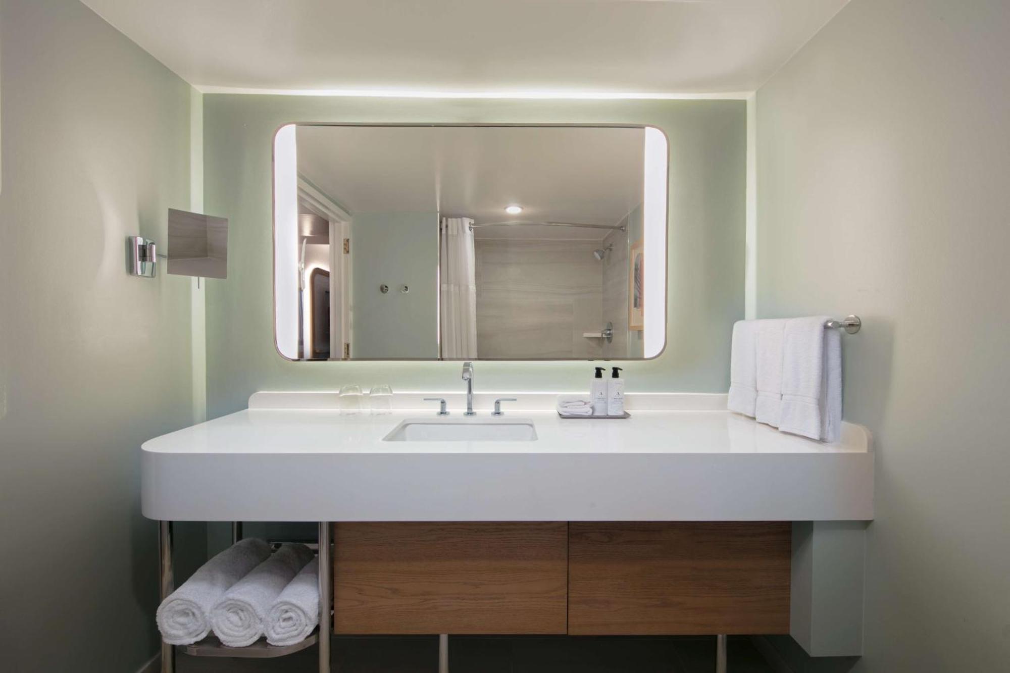 Sonesta Airport Hotel Miami