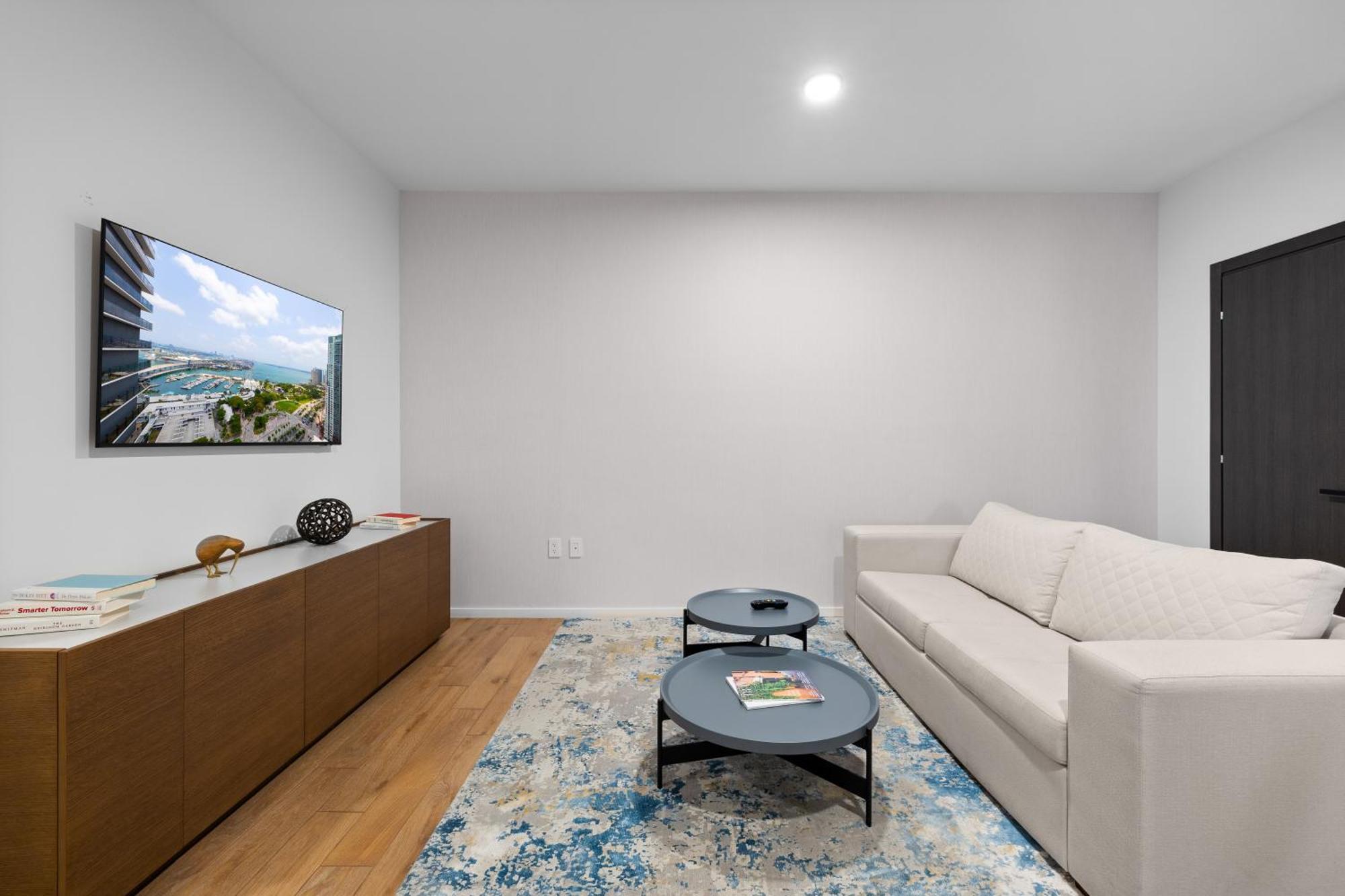Studio With A City View Near Bayside Apartment