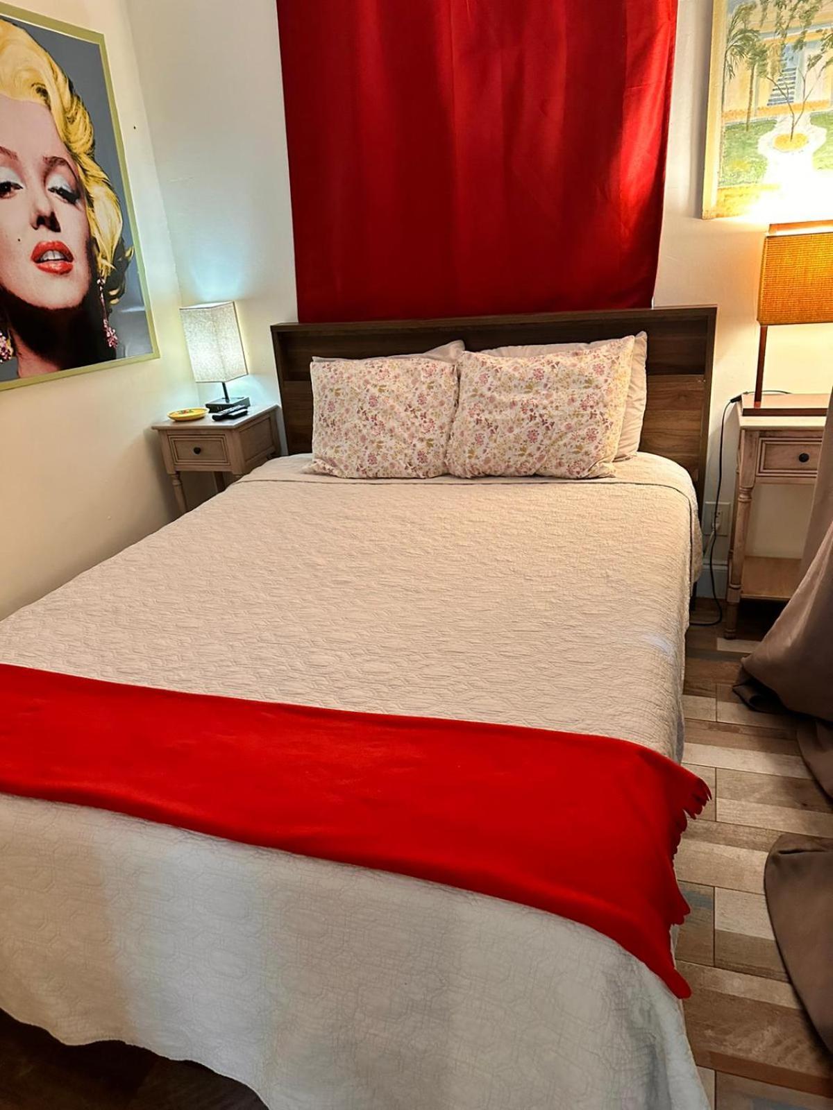 Private At Centrally Located With Free Parking Homestay *