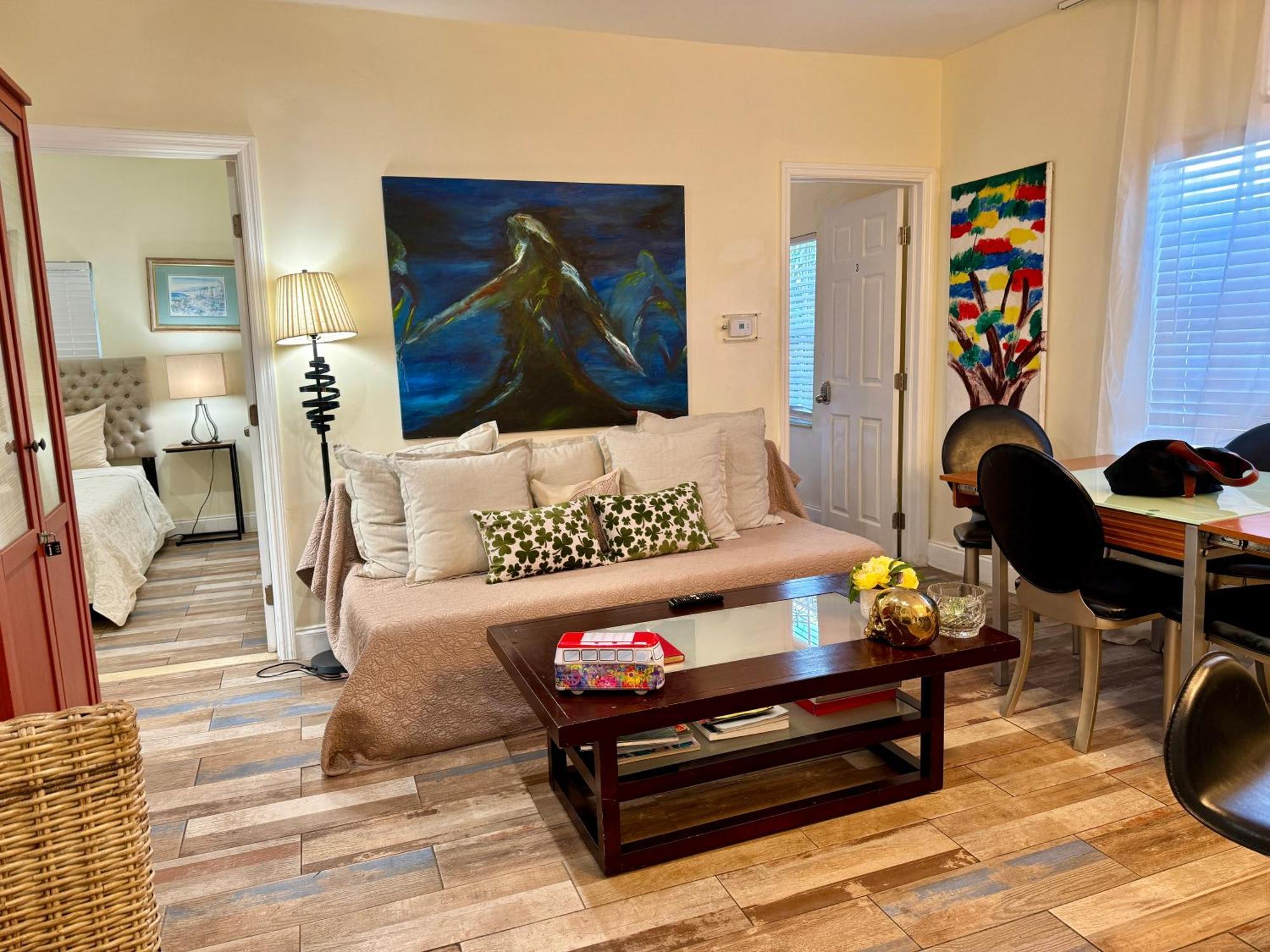 Private At Centrally Located With Free Parking Homestay Miami