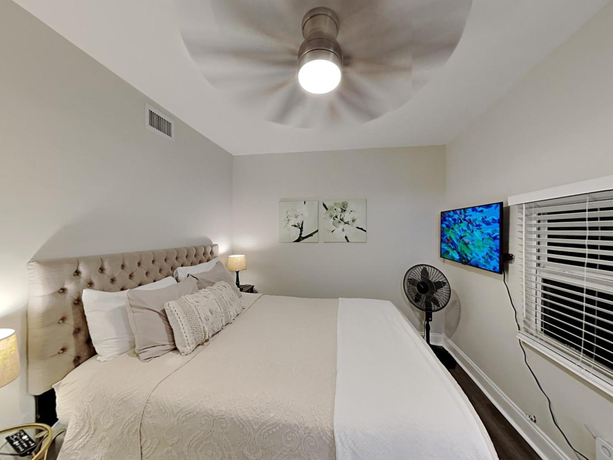 Private At Centrally Located With Free Parking Homestay