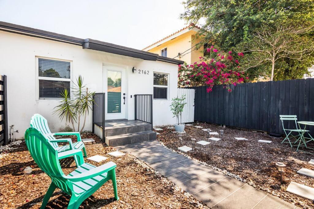 Apartment Cozy Airport, Kingbed, Fenced Parking - Little Havana Near Airport, Wynwood, Calle 8 Brickell, Coral Gables And *