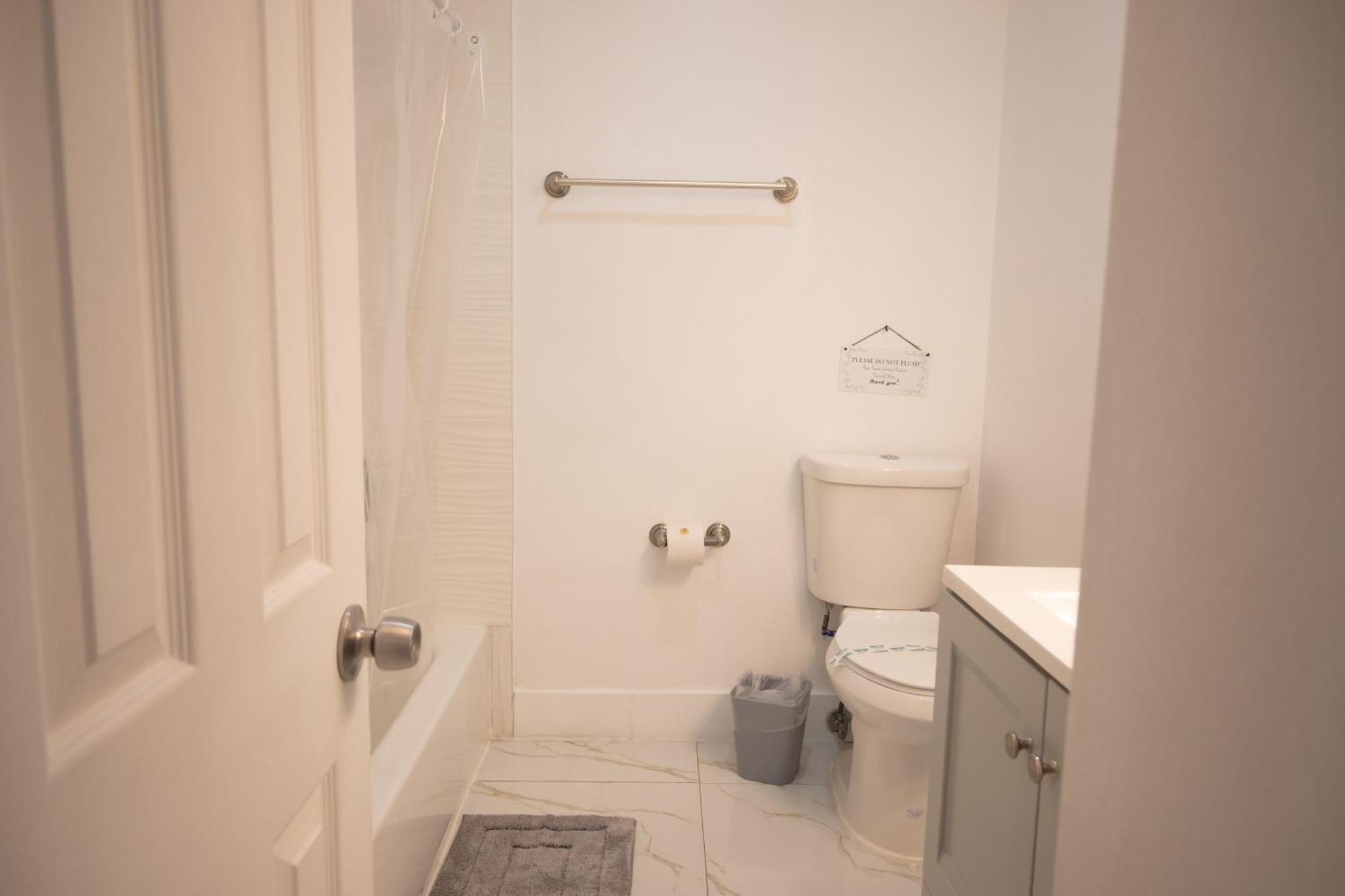 Cozy Airport, Kingbed, Fenced Parking - Little Havana Near Airport, Wynwood, Calle 8 Brickell, Coral Gables And * Miami