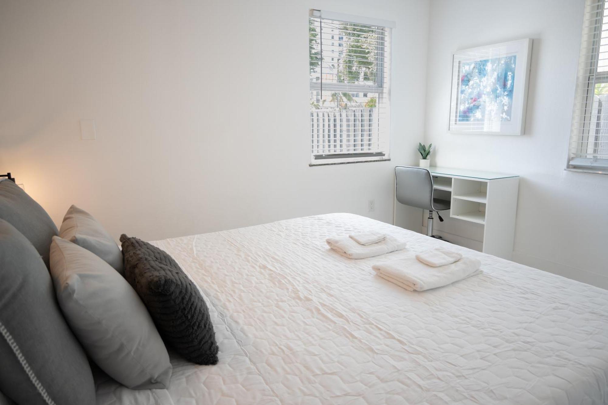 Apartment Cozy Airport, Kingbed, Fenced Parking - Little Havana Near Airport, Wynwood, Calle 8 Brickell, Coral Gables And