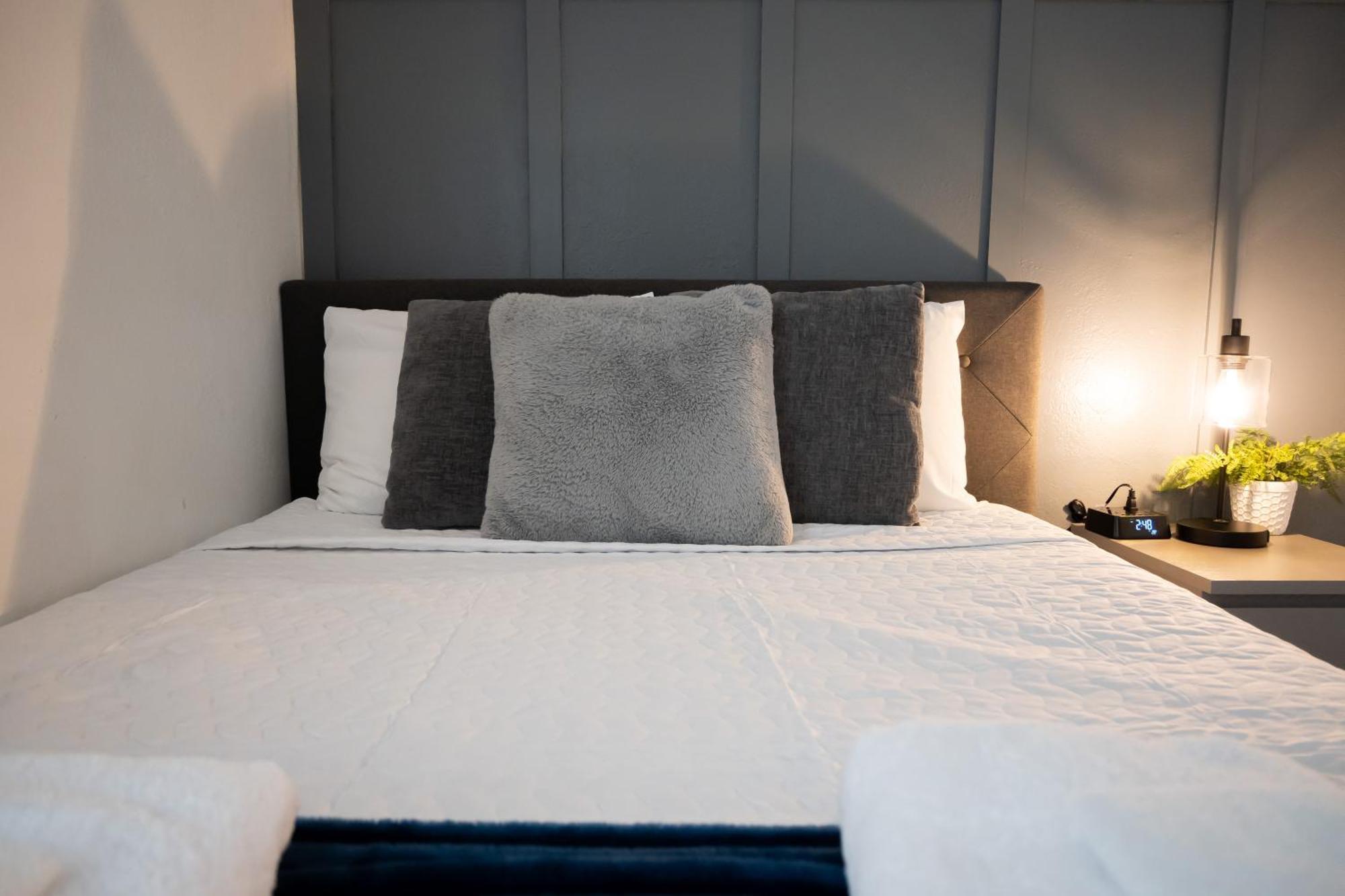 Apartment Cozy Airport, Kingbed, Fenced Parking - Little Havana Near Airport, Wynwood, Calle 8 Brickell, Coral Gables And Miami