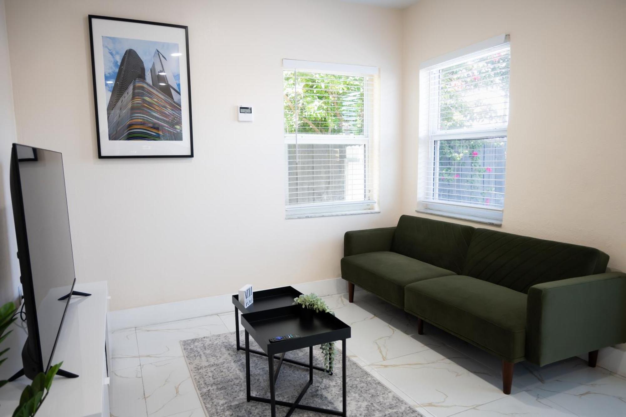 Cozy Airport, Kingbed, Fenced Parking - Little Havana Near Airport, Wynwood, Calle 8 Brickell, Coral Gables And Apartment *