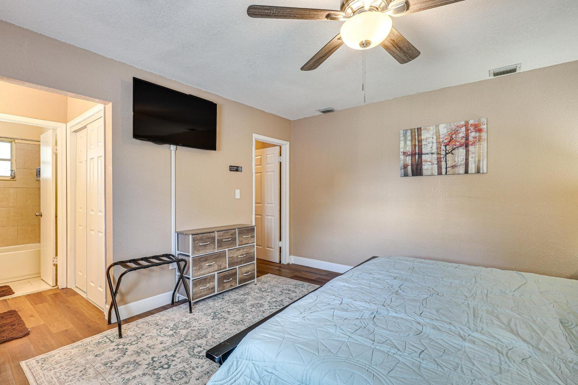 11 Mi To South With Screened Porch! *