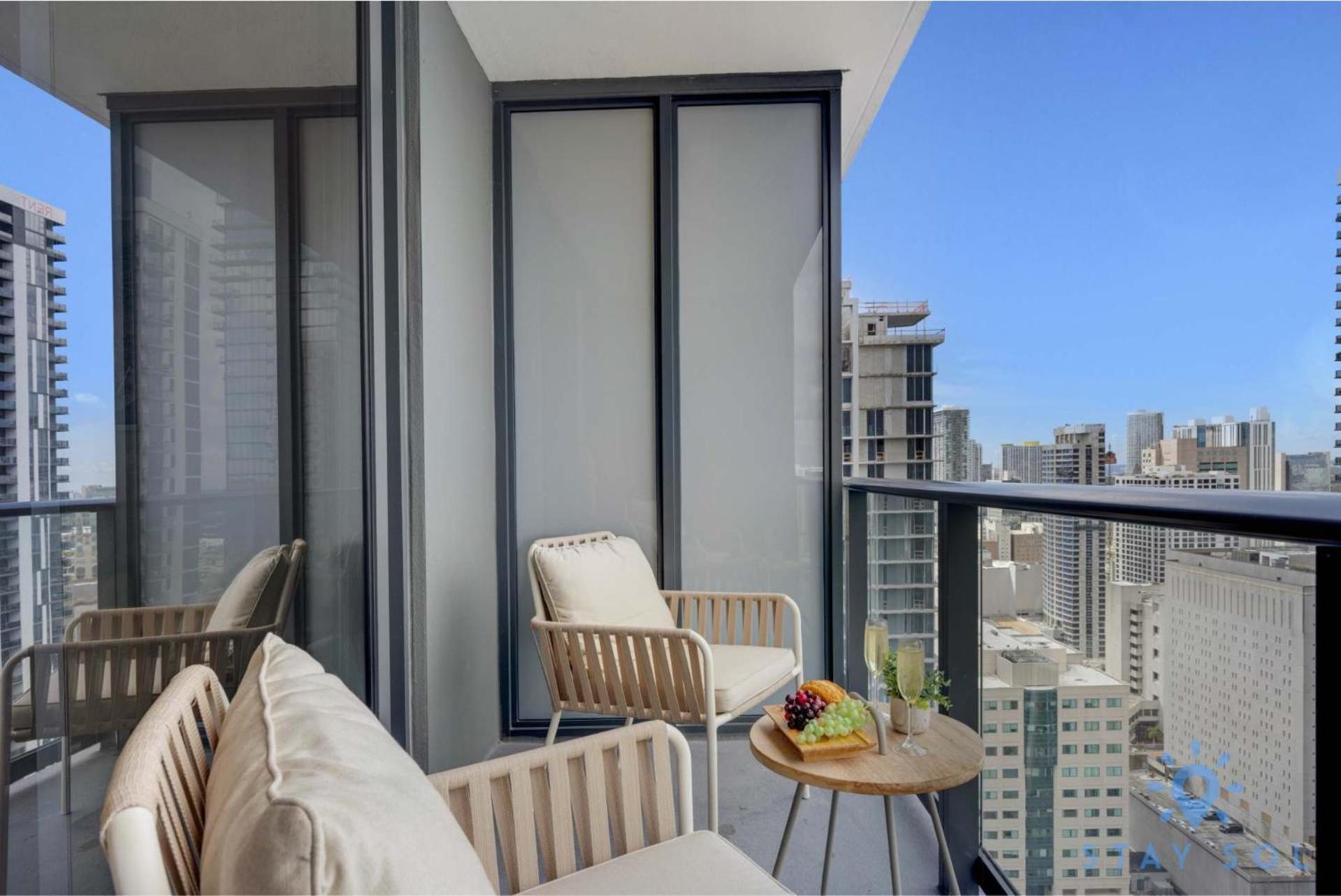 Oasis 1 Bedroom With Pool & Gym Apartment