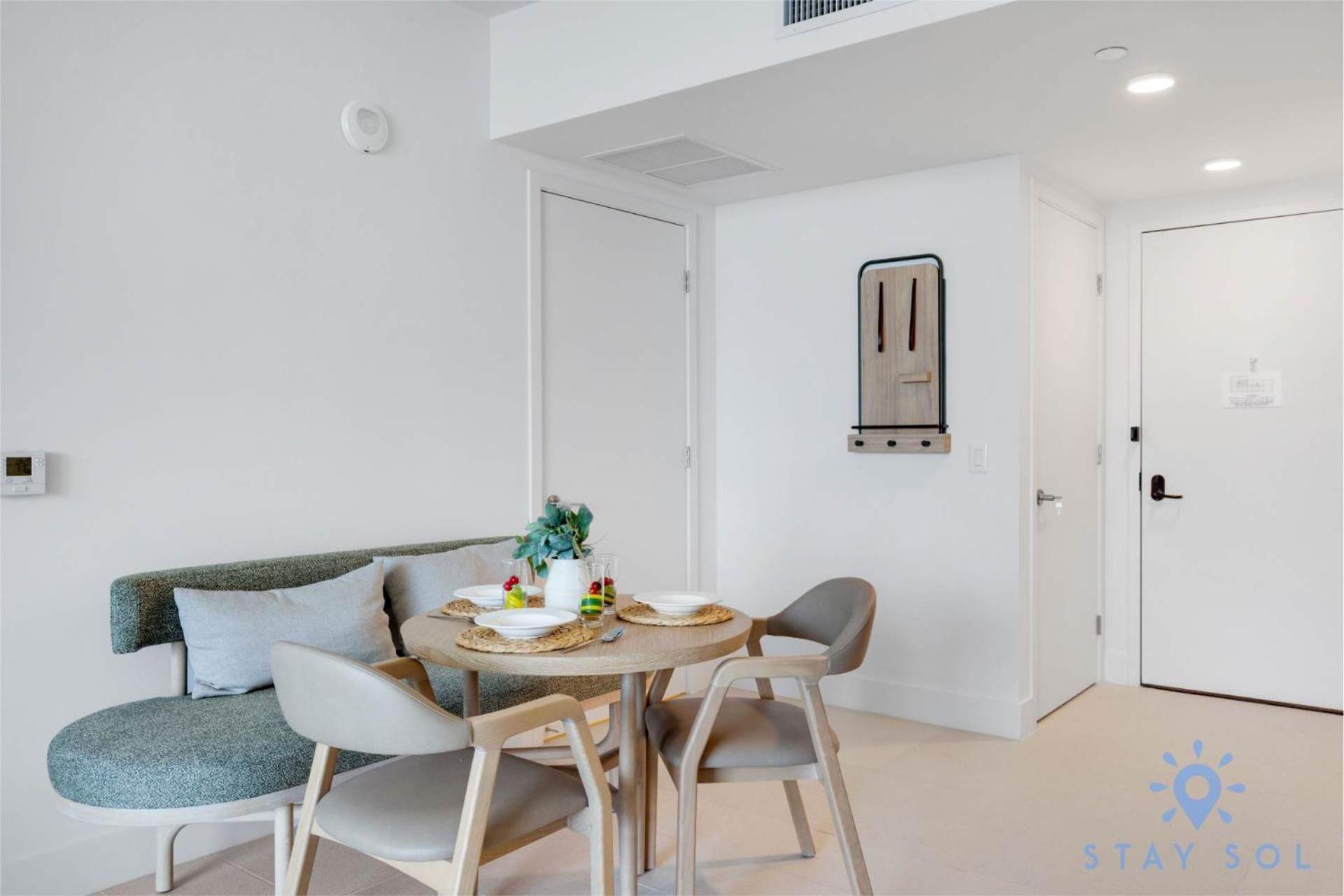 Apartment Oasis 1 Bedroom With Pool & Gym *