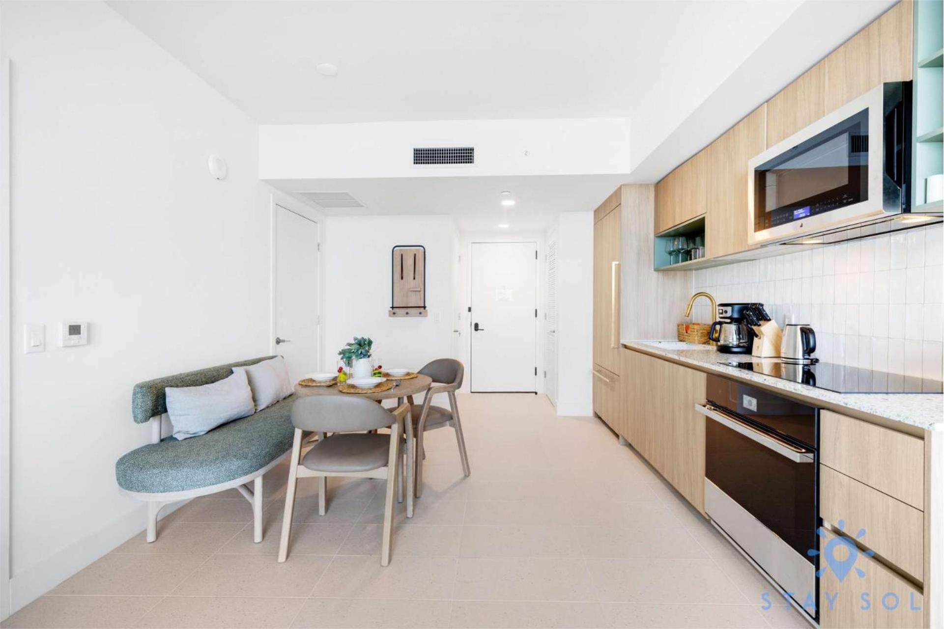 Oasis 1 Bedroom With Pool & Gym *