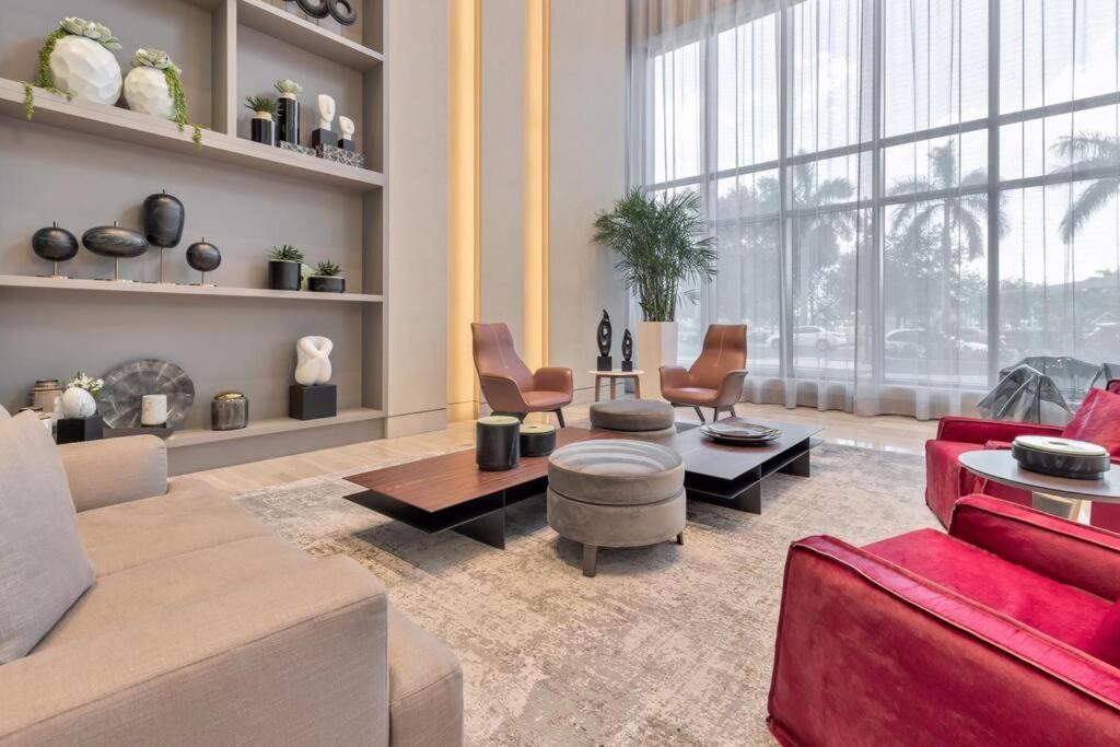 Wonderful 1 Bedroom In Downtown Doral Apartment