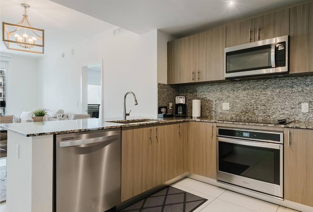 Wonderful 1 Bedroom In Downtown Doral *