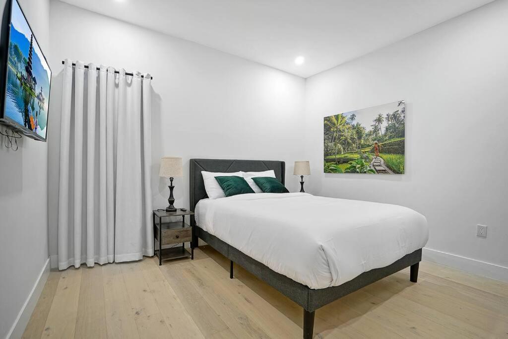 New Bali Style With Vast Pool & Jacuzzi And Outdoor Grilling