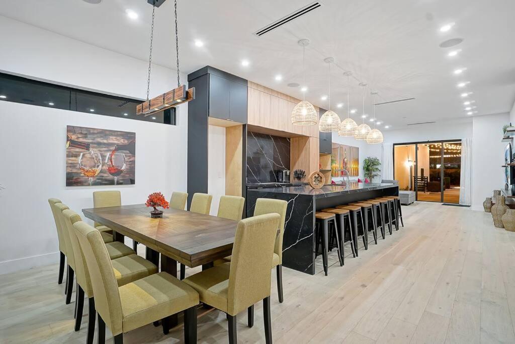 Pousada New Bali Style With Vast Pool & Jacuzzi And Outdoor Grilling Miami