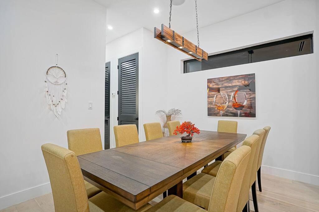 New Bali Style With Vast Pool & Jacuzzi And Outdoor Grilling Villa