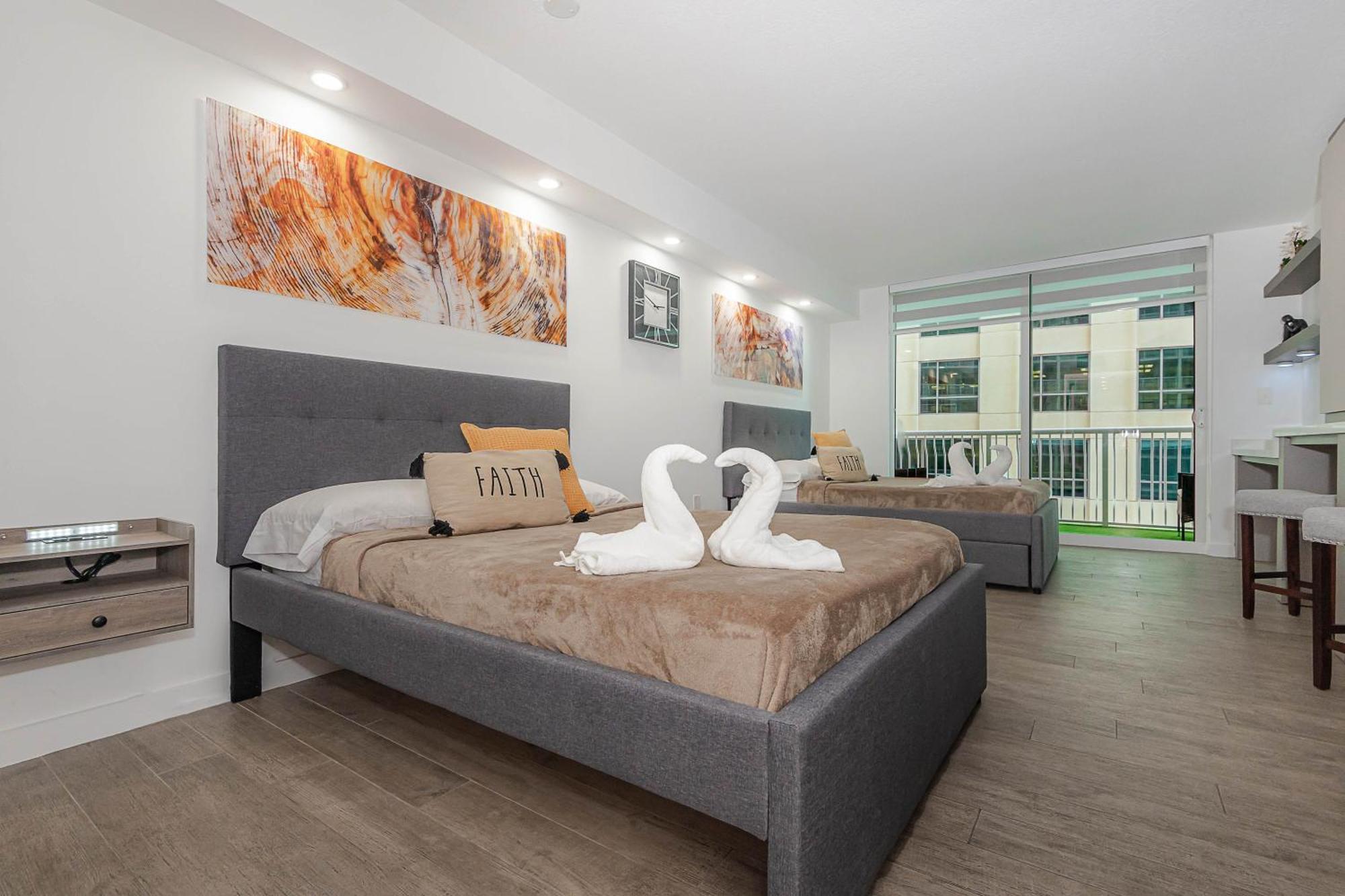 High Rise Brickell Modern *