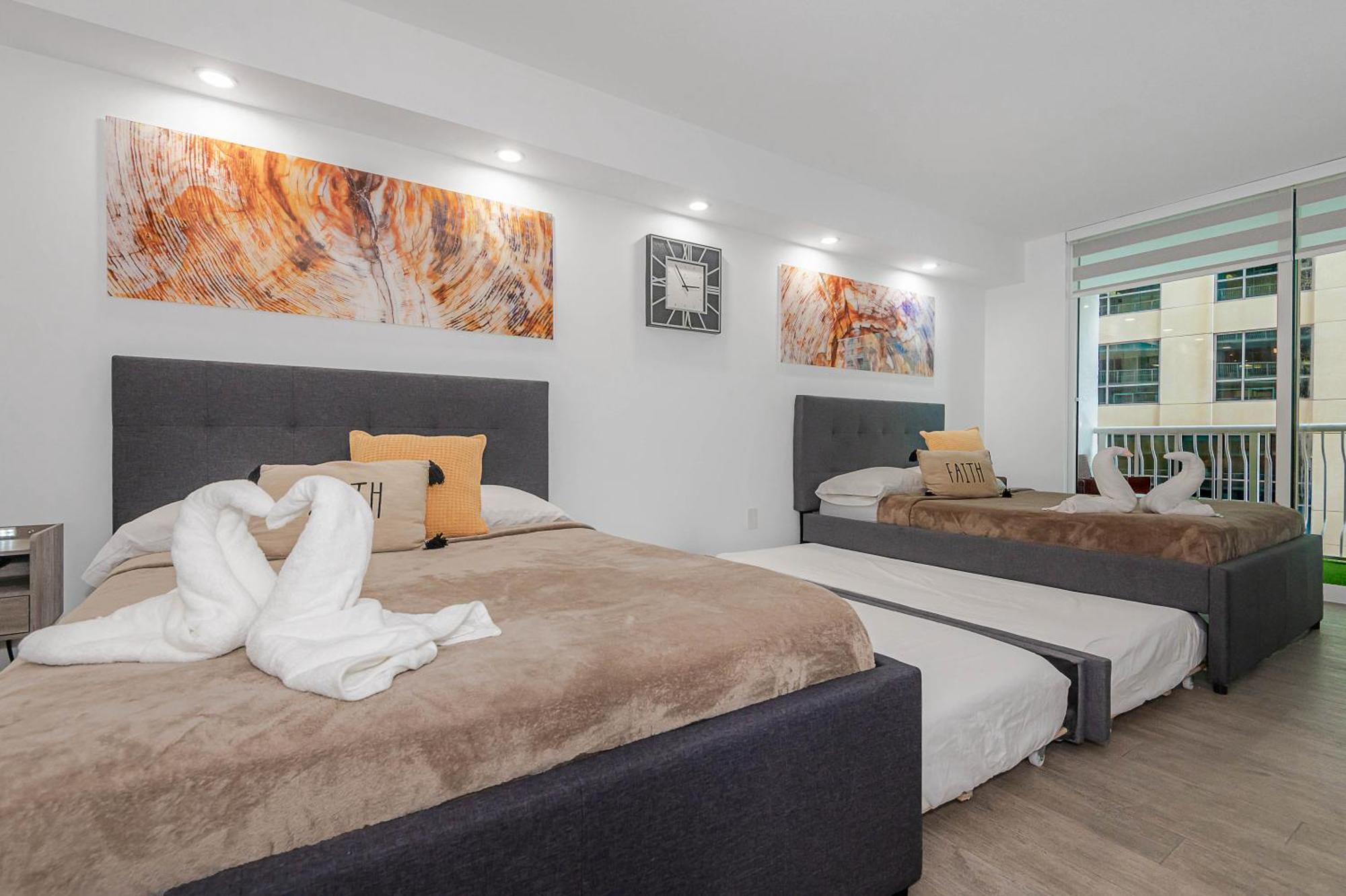 High Rise Brickell Modern *