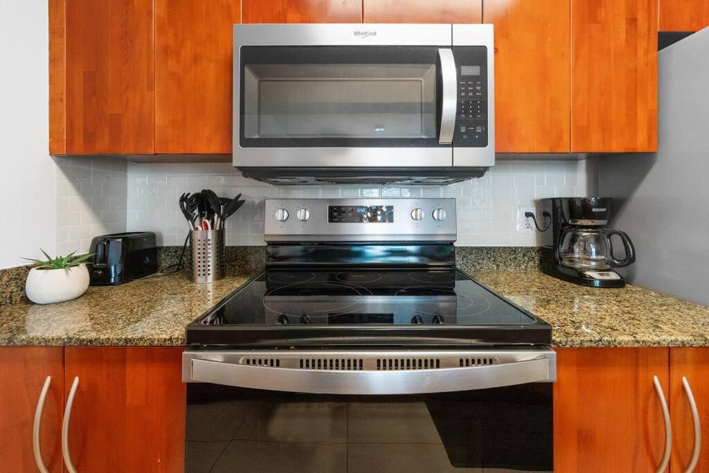 36th-floor Ocean View Brickell Apartment Miami