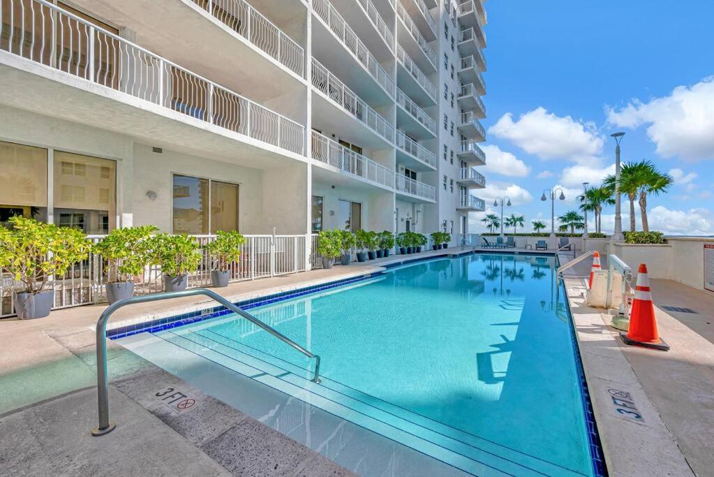 36th-floor Ocean View Brickell Apartment