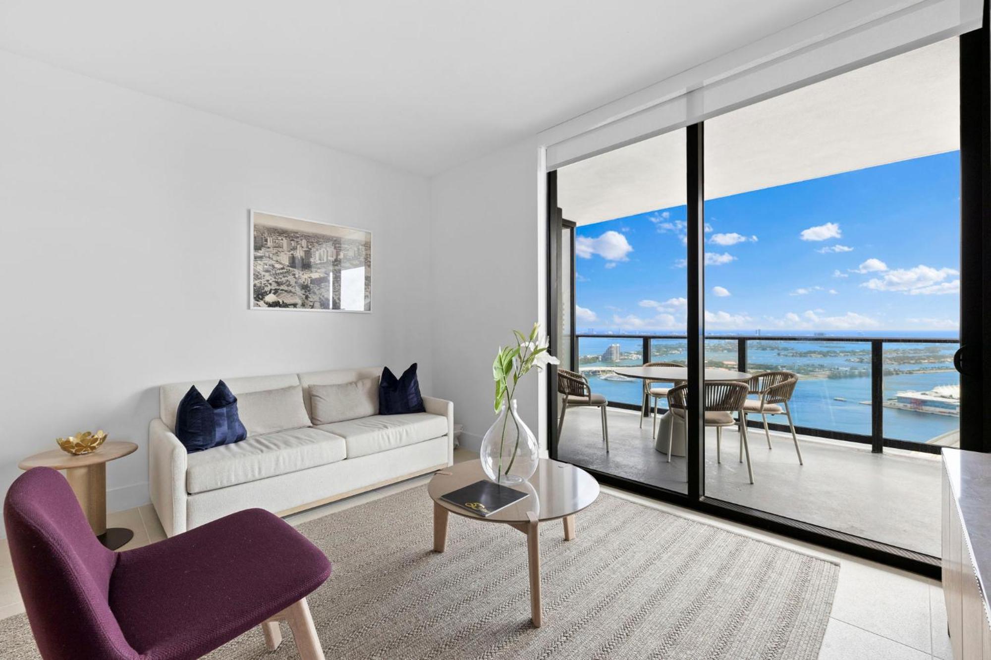 Lux Downtown W Free Parking Apartment Miami