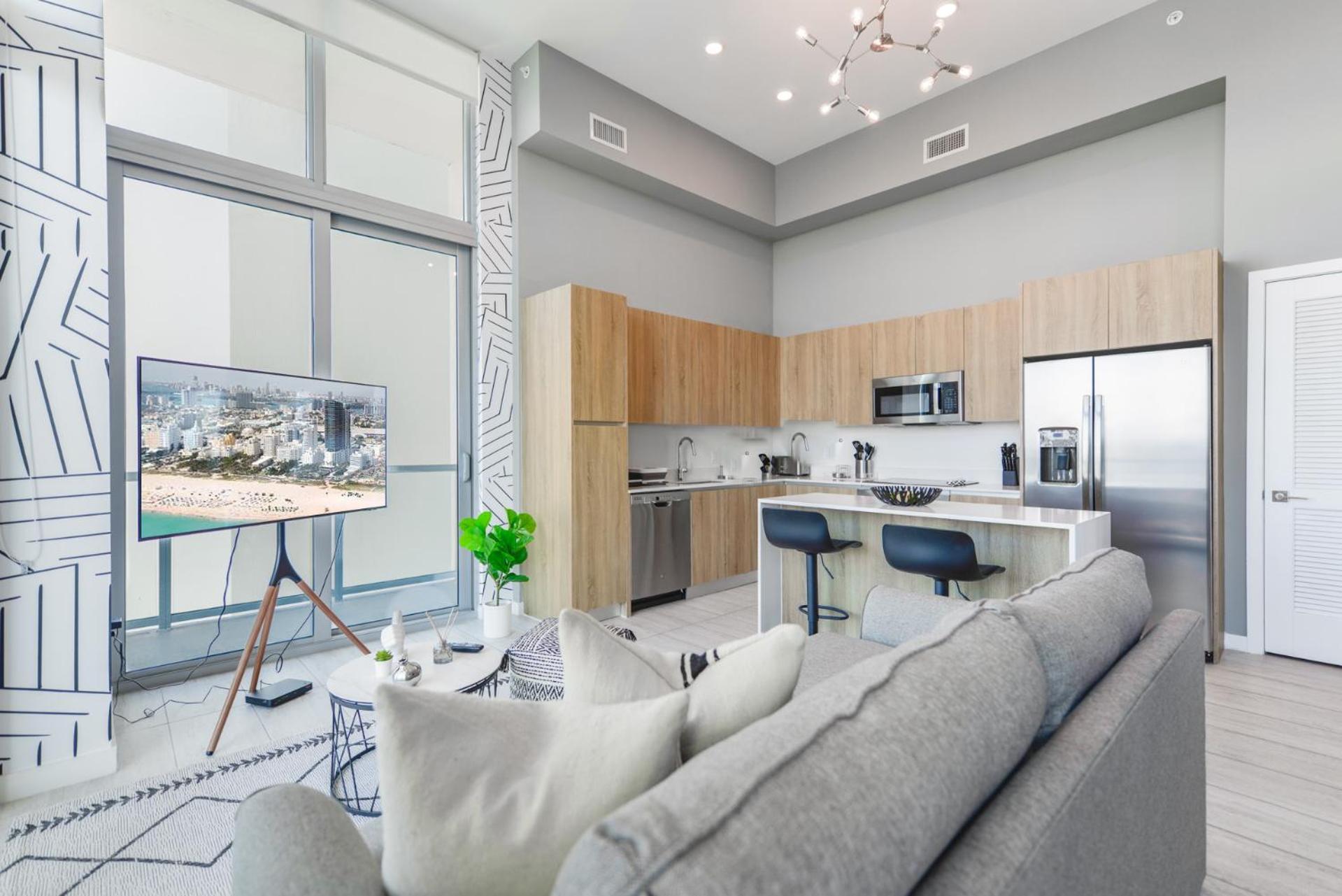 Luxury 1/1 + Den Modern In Design District * Miami