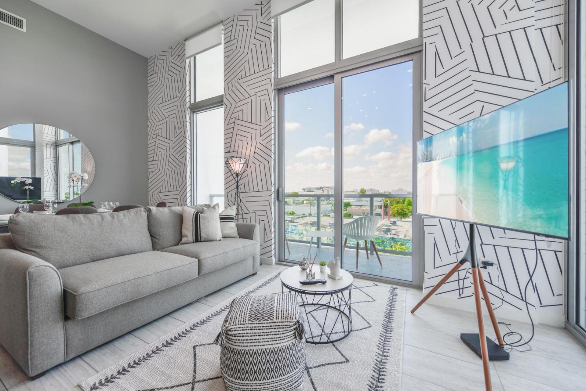 Apartment Luxury 1/1 + Den Modern In Design District Miami