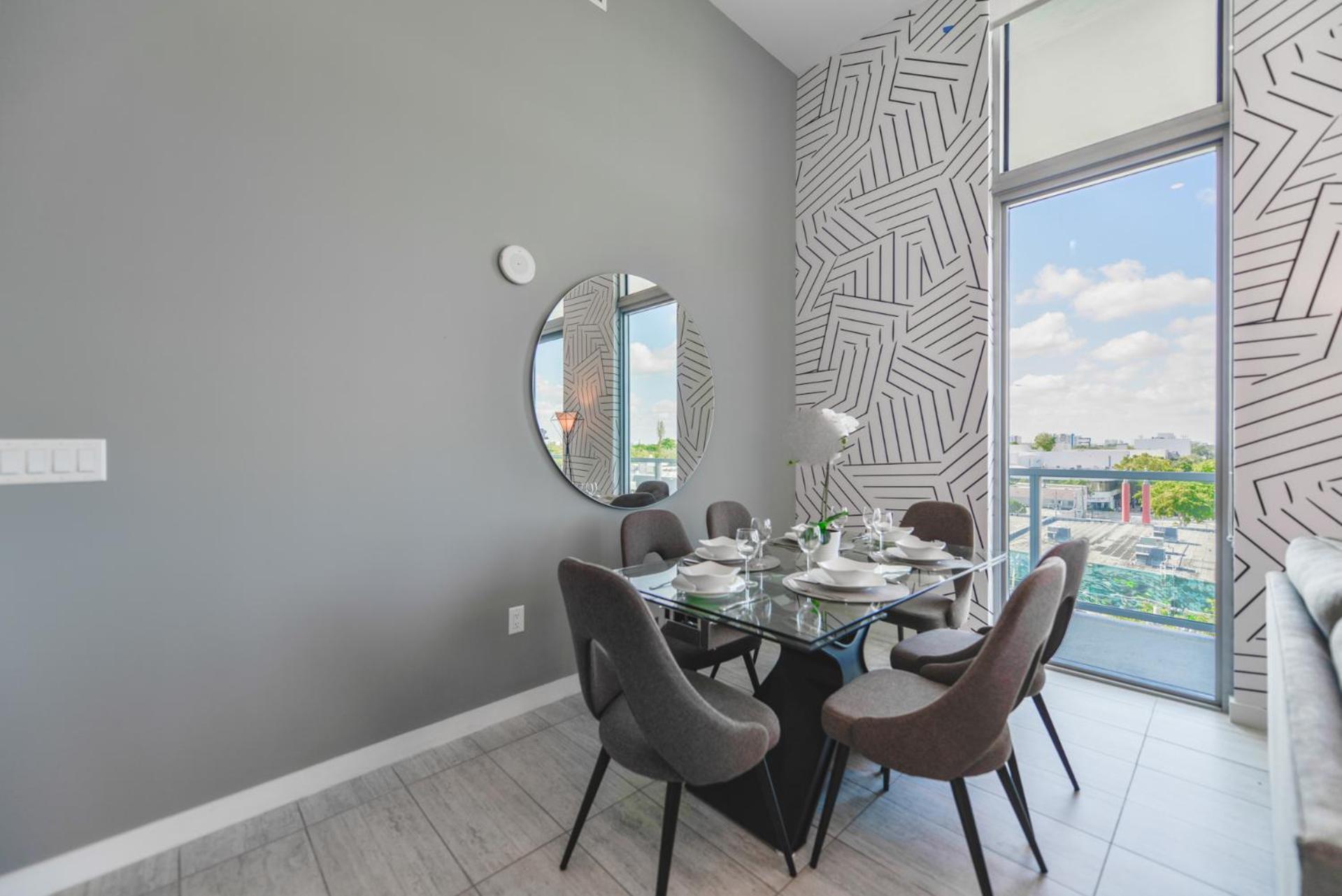 Apartment Luxury 1/1 + Den Modern In Design District