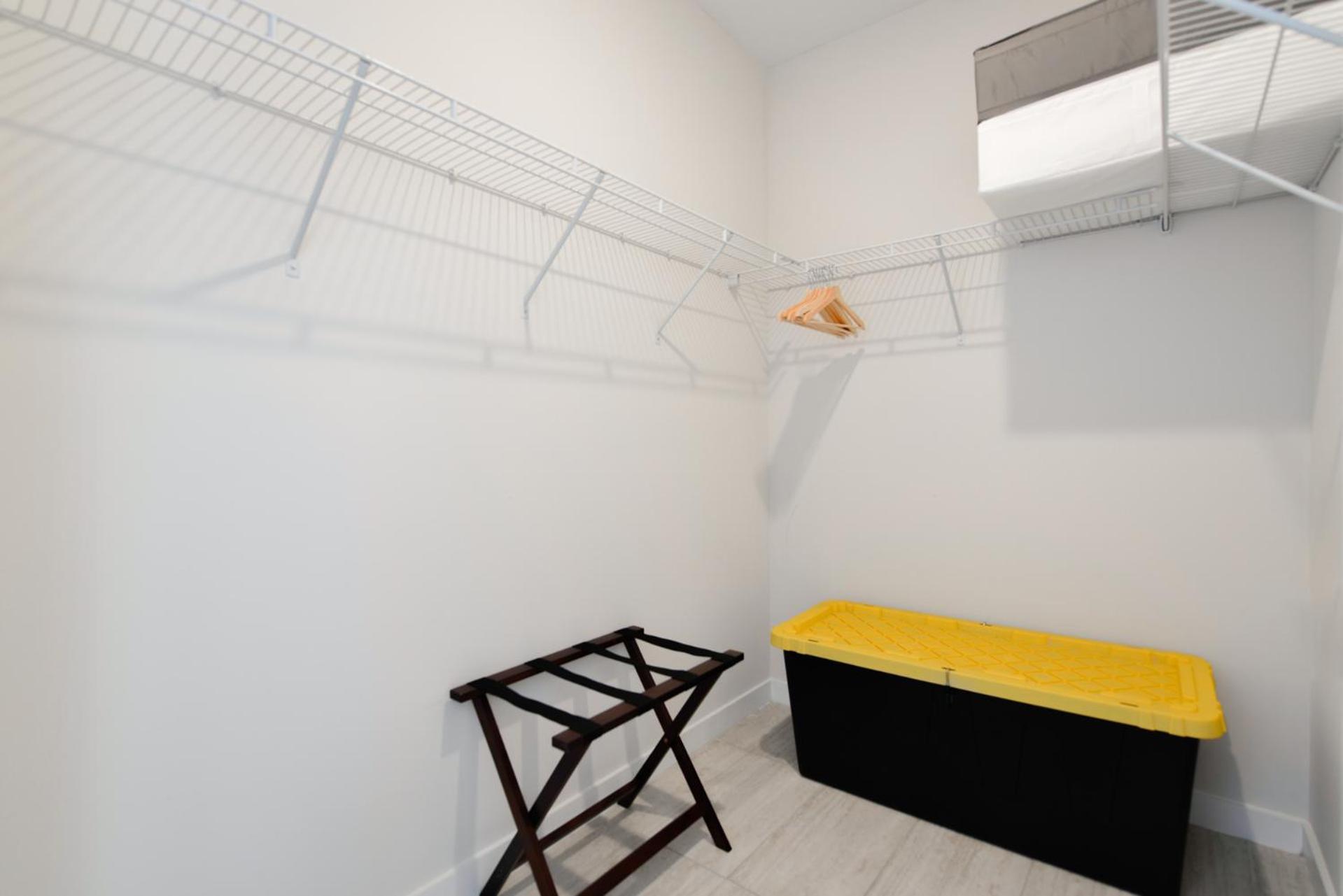 Apartment Luxury 1/1 + Den Modern In Design District