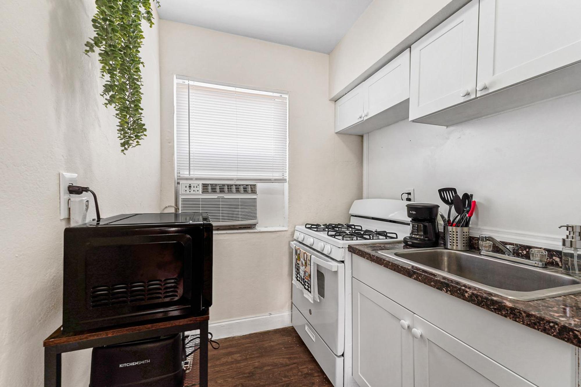 Stylish 1Br Oasis Near Downtown Miami Apartment *